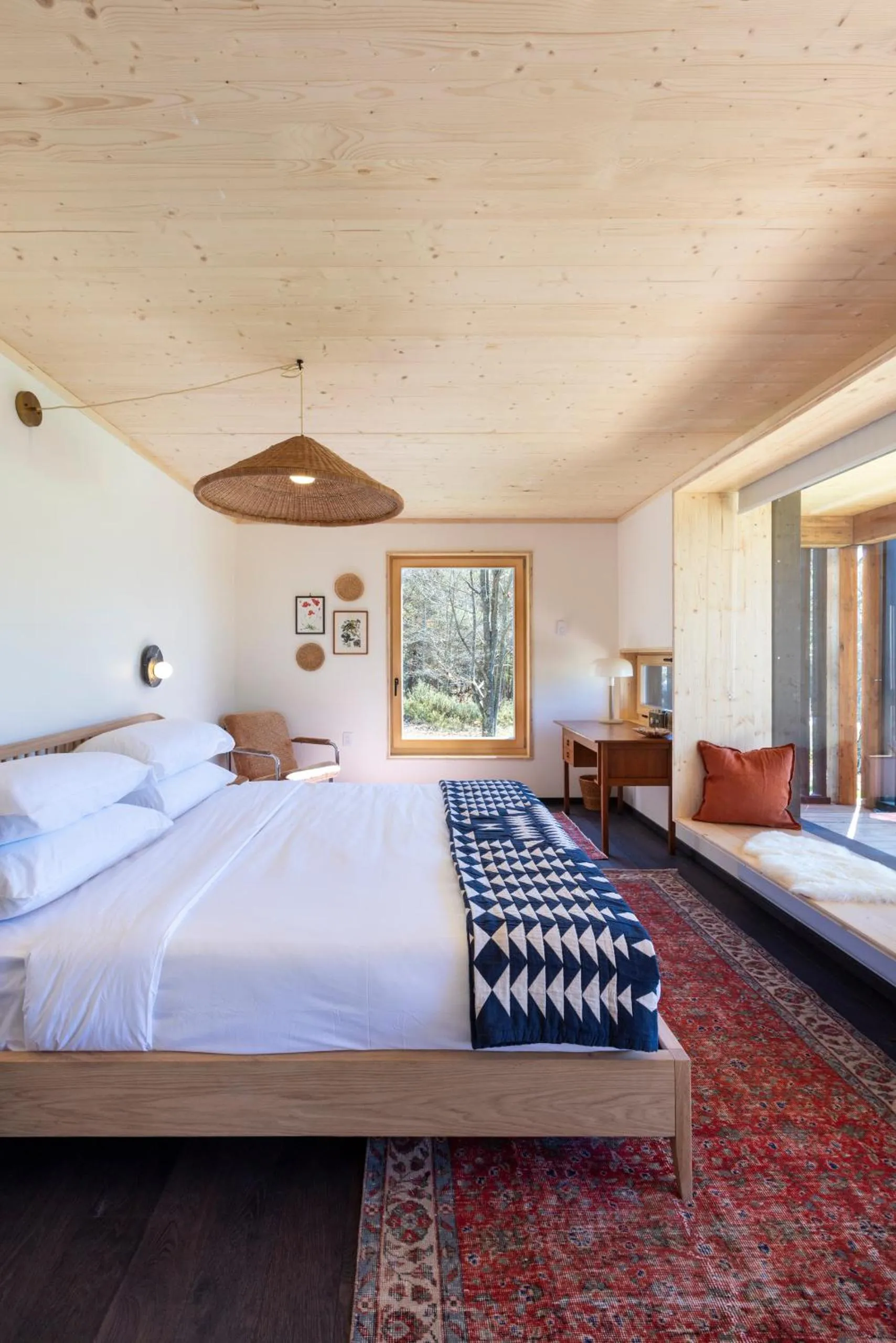 Bedroom, Bed in Eastwind