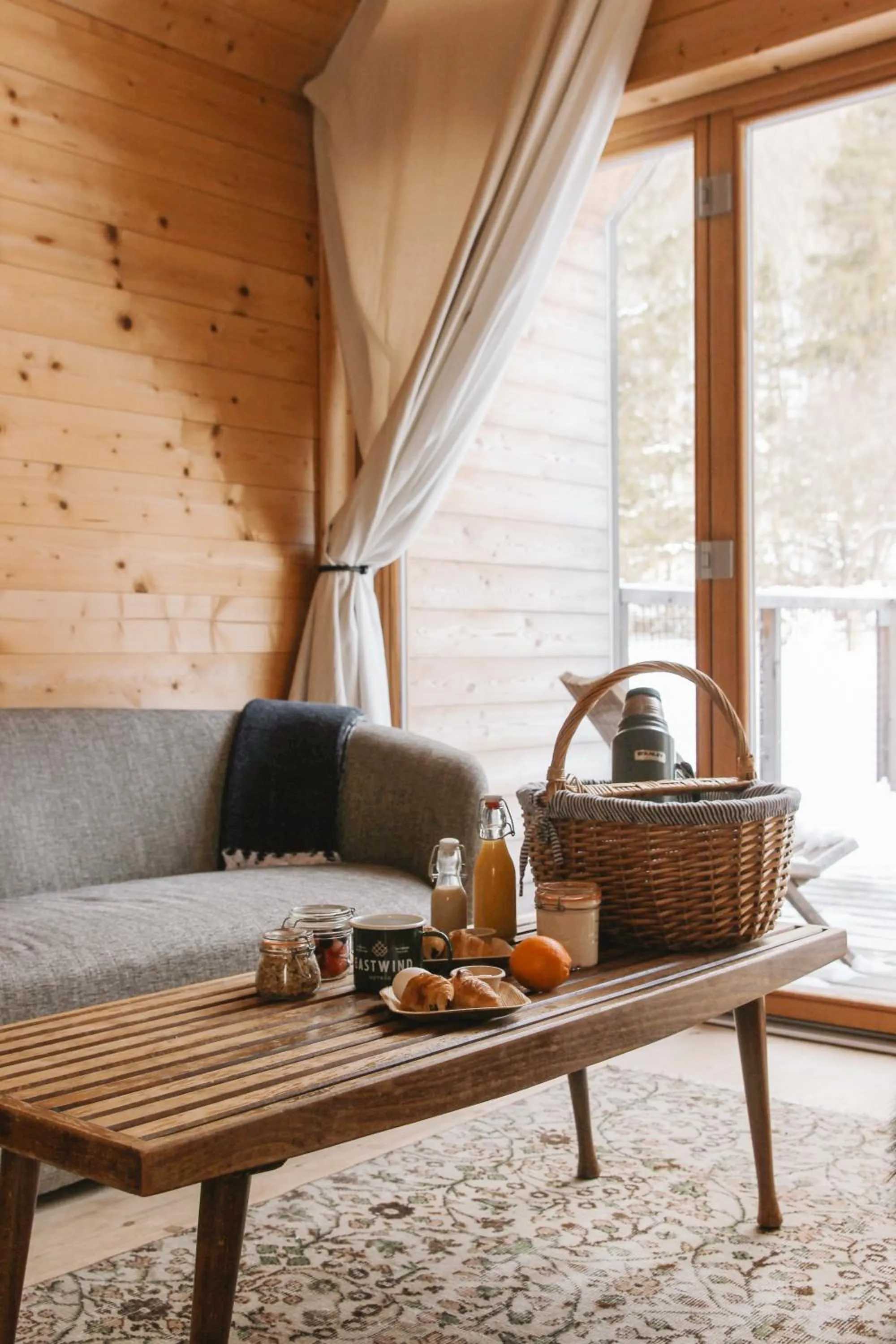 Breakfast in Eastwind