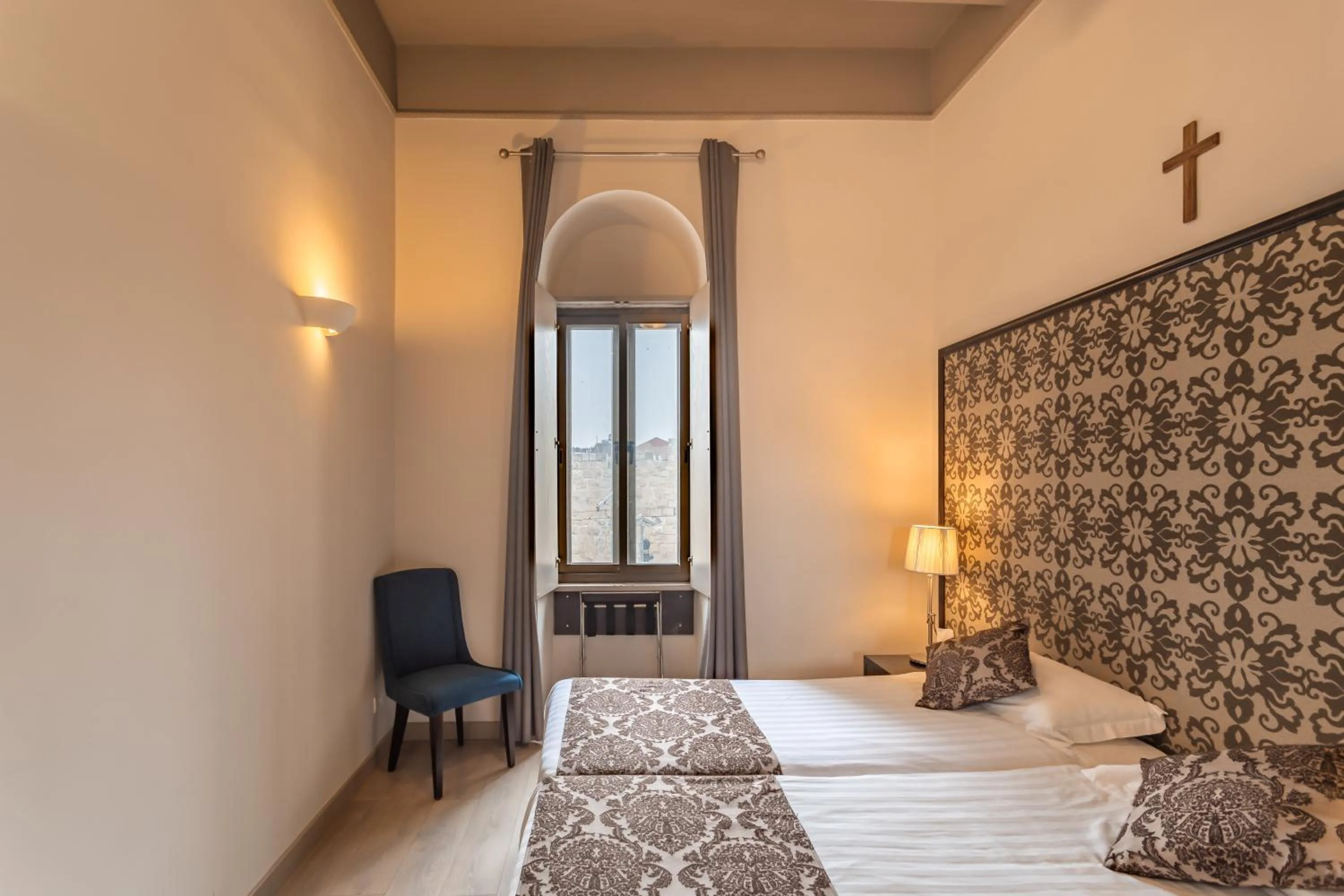 City view, Bed in Notre Dame of Jerusalem Center