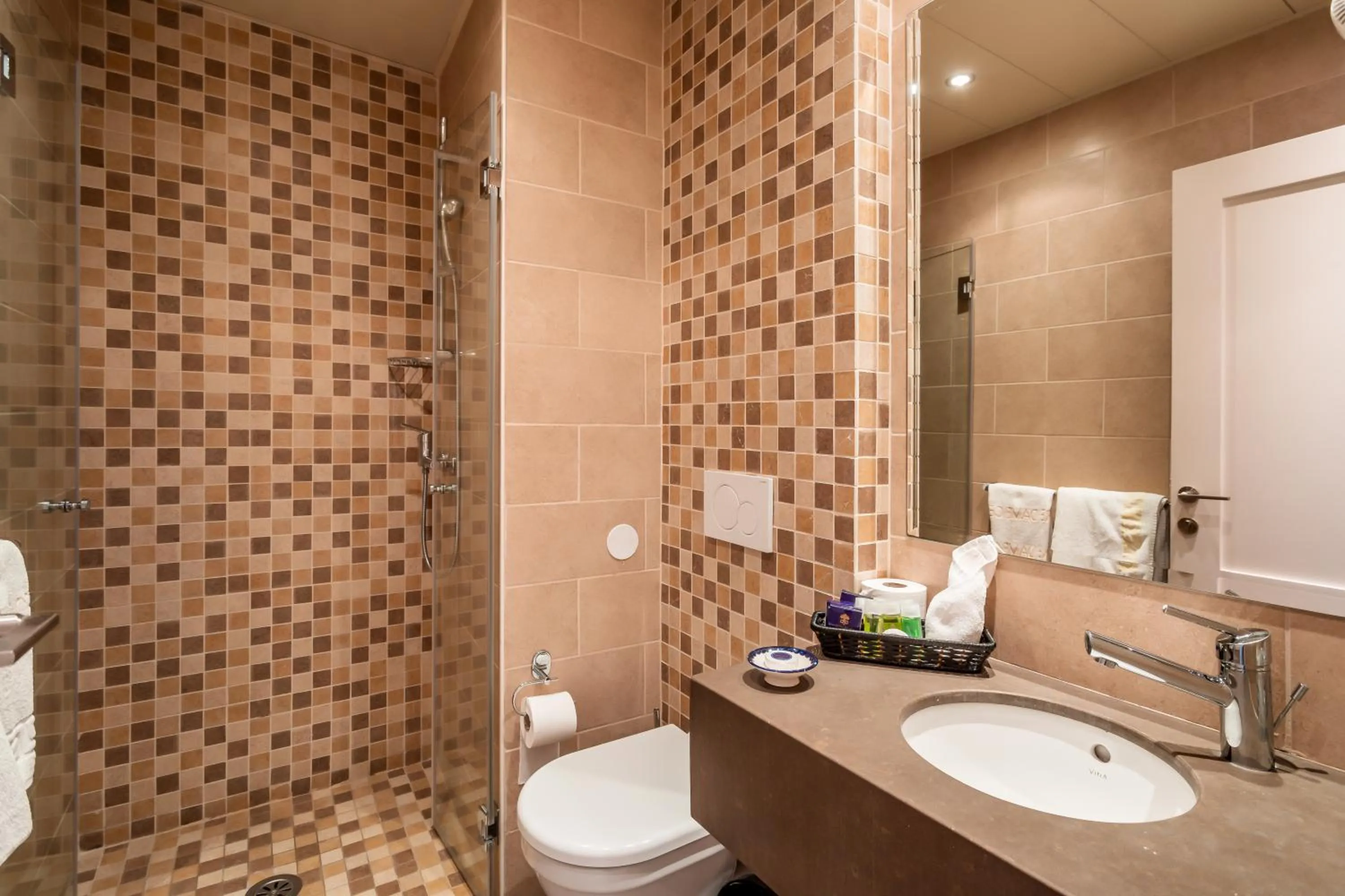 Shower in Notre Dame of Jerusalem Center