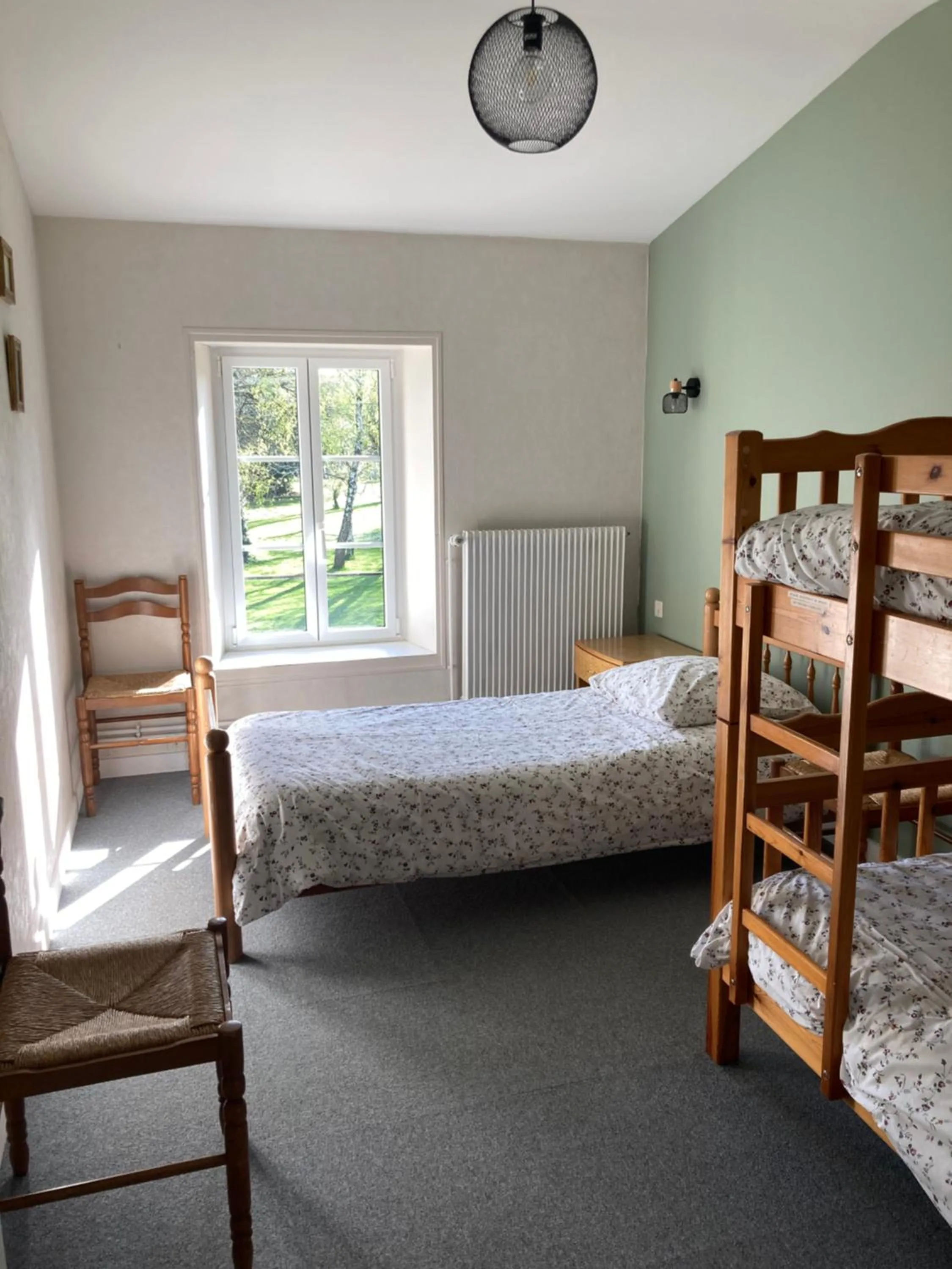 children in Le Logis de Vallans