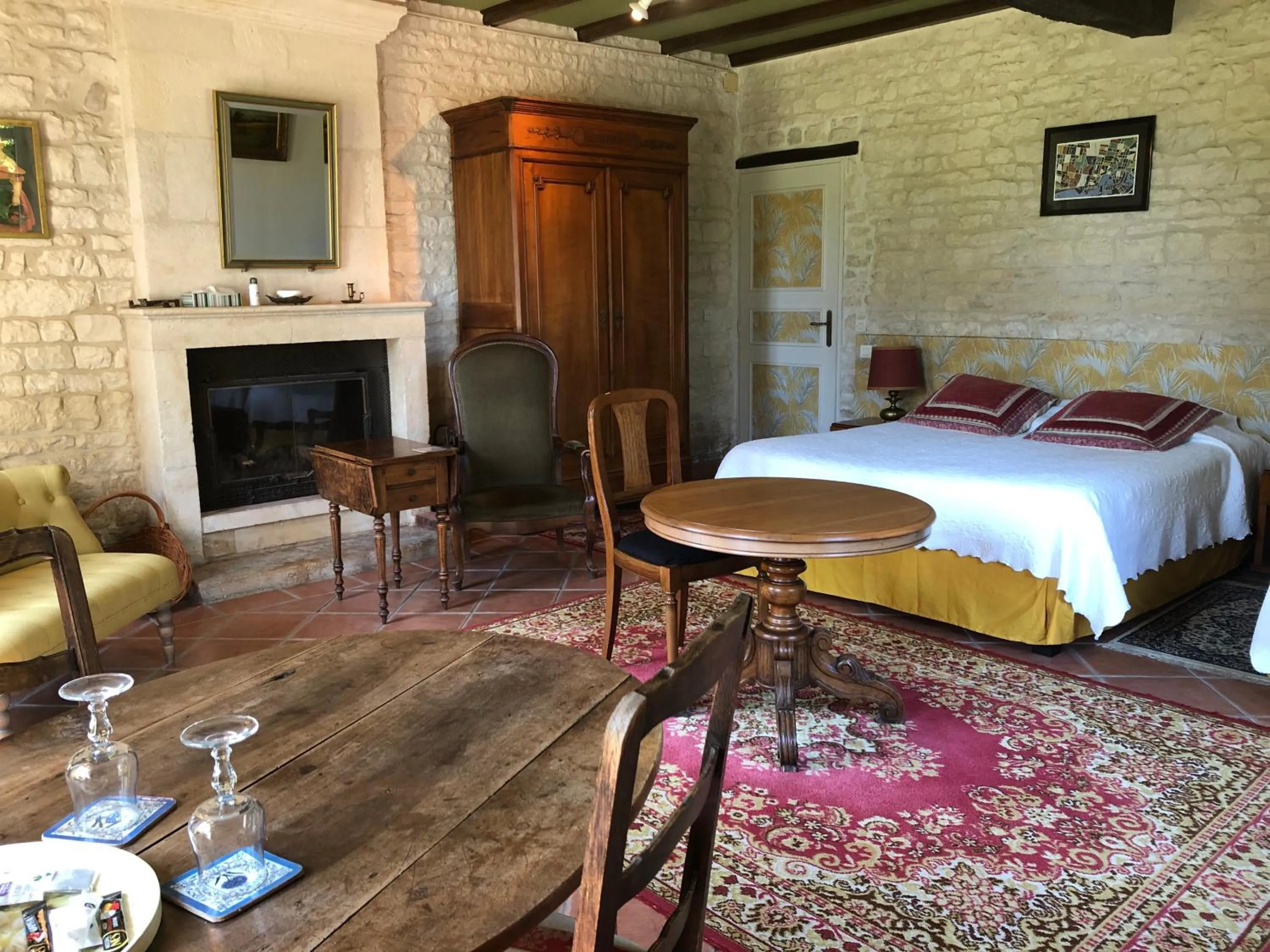 flat iron in Le Logis de Vallans