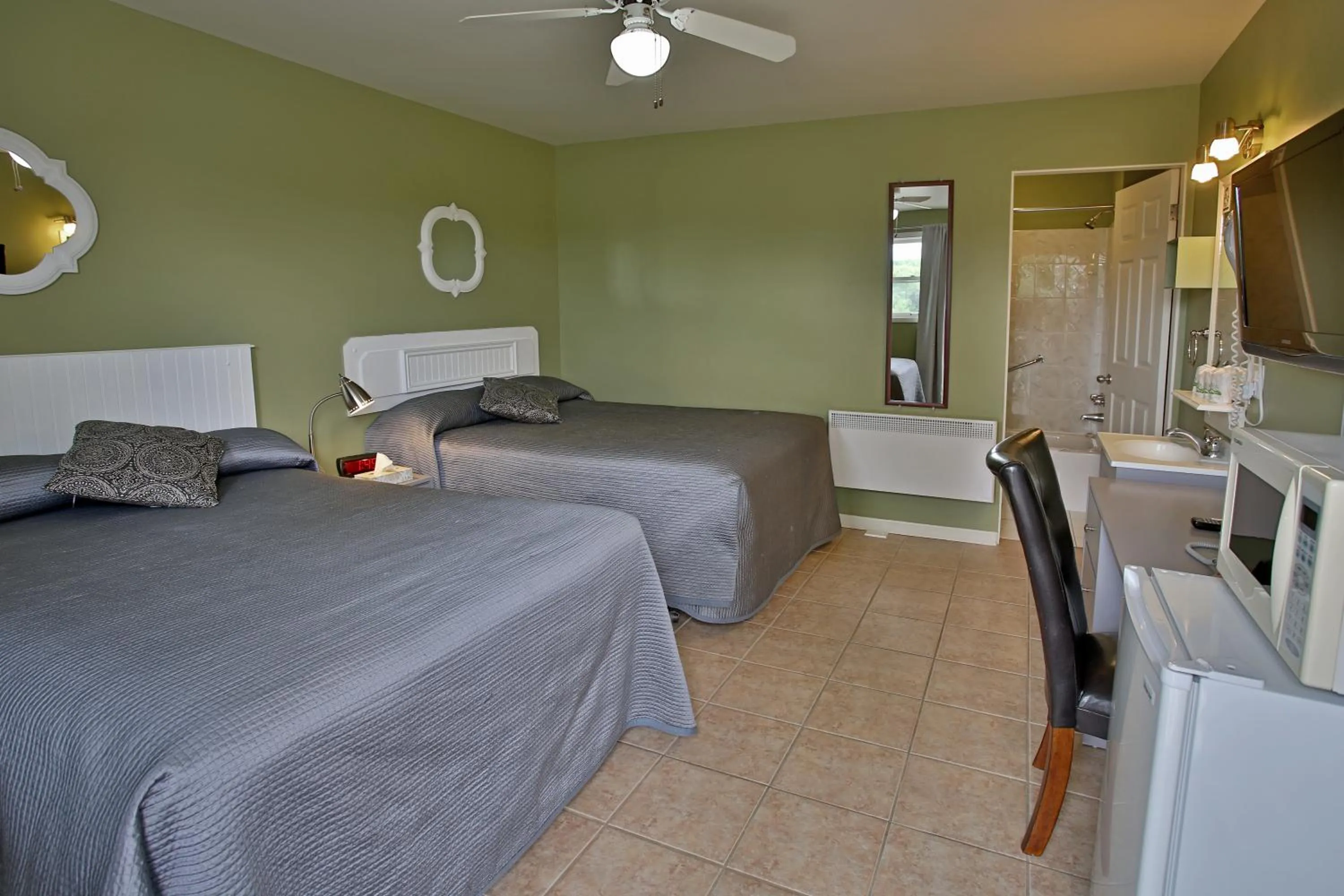 Bed in Motel Exquise