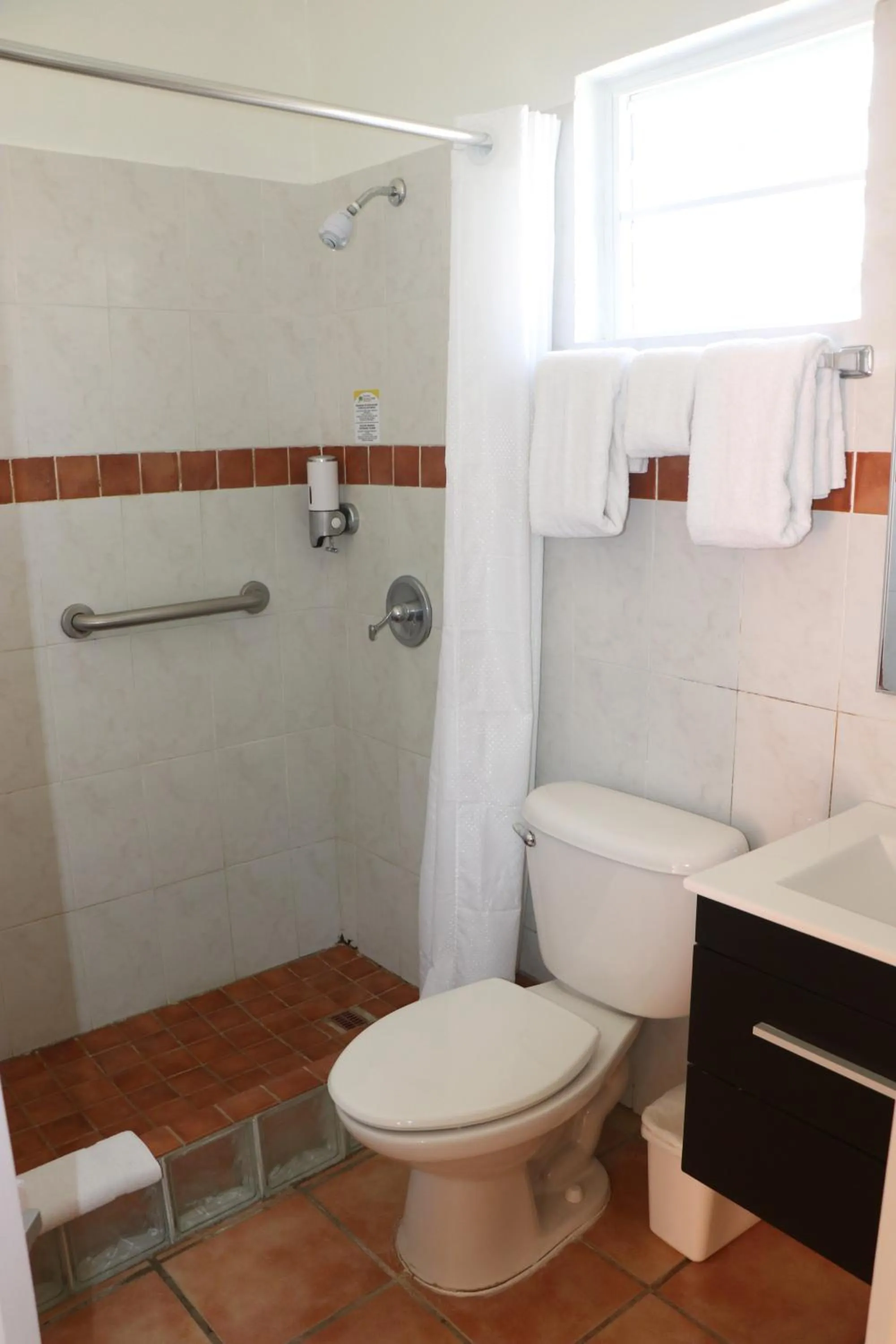 Bathroom in Parador Maunacaribe - Maunabo