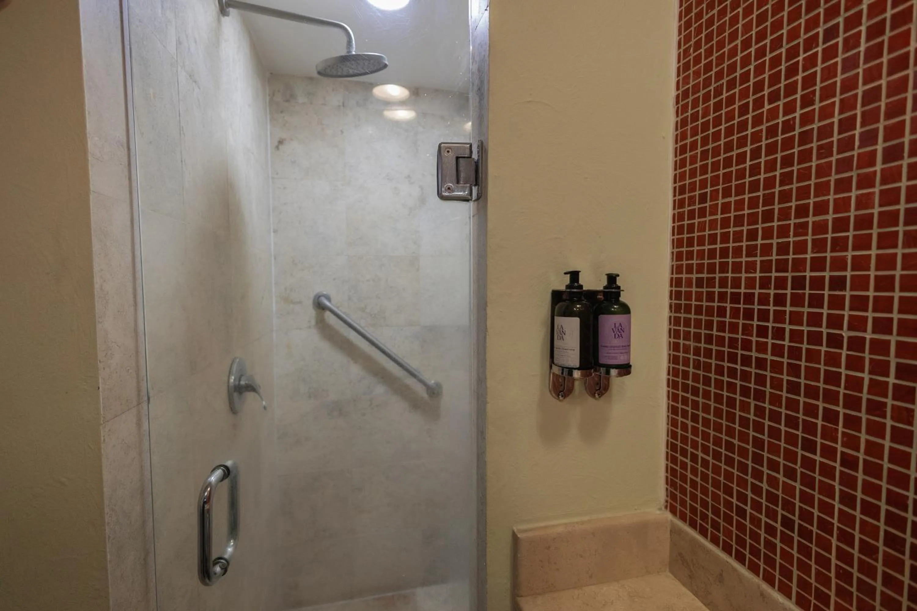 Toilet in Fiesta Inn Nogales