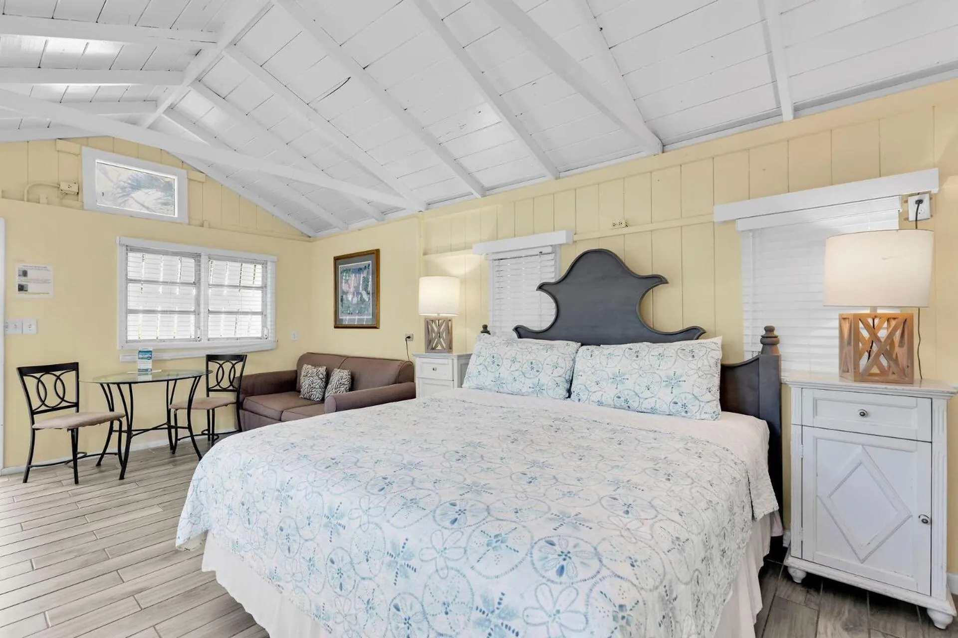 Bed in Tropical Cottages