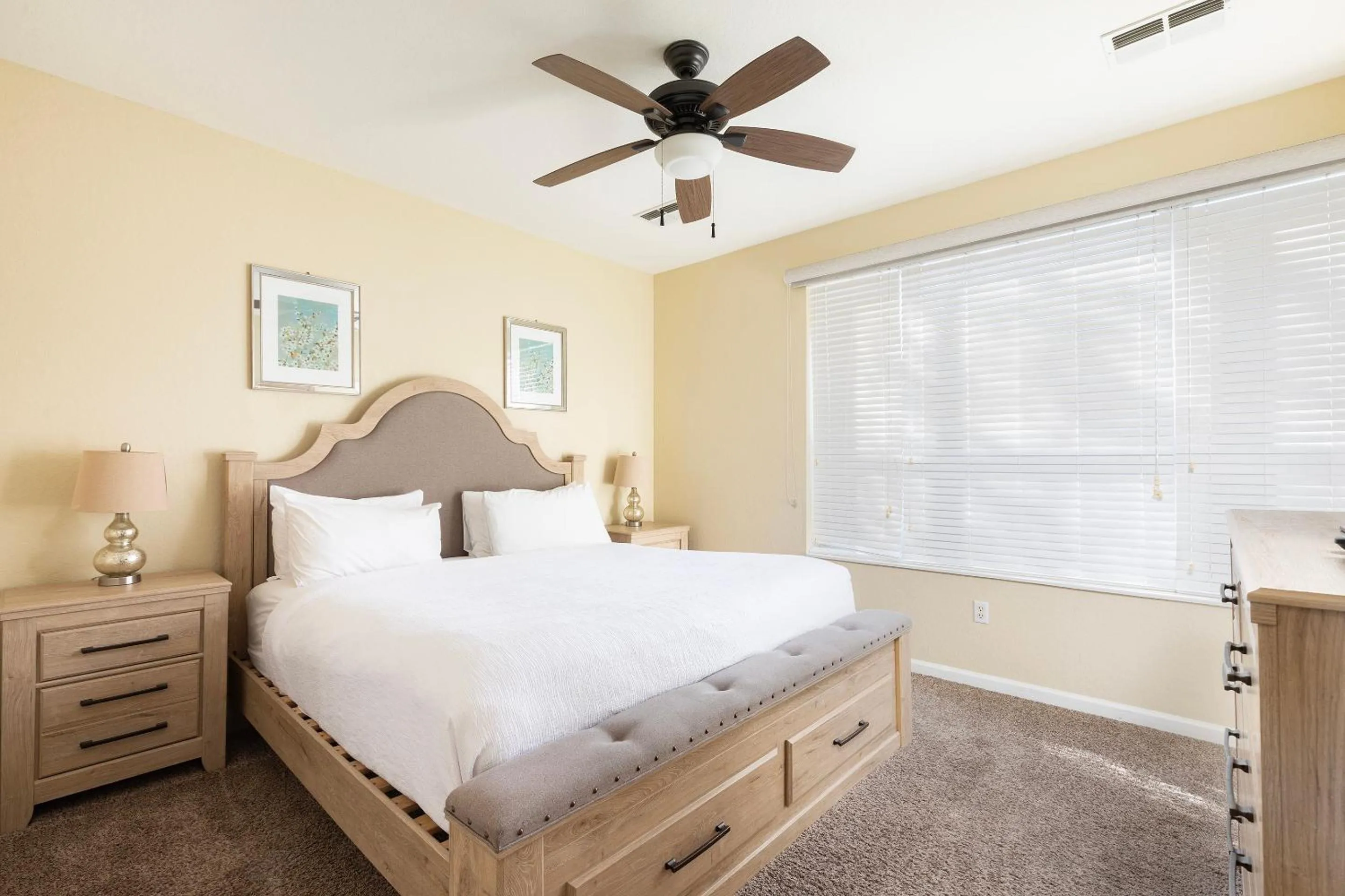 Bed in Orlando Resort Rentals at Universal Boulevard