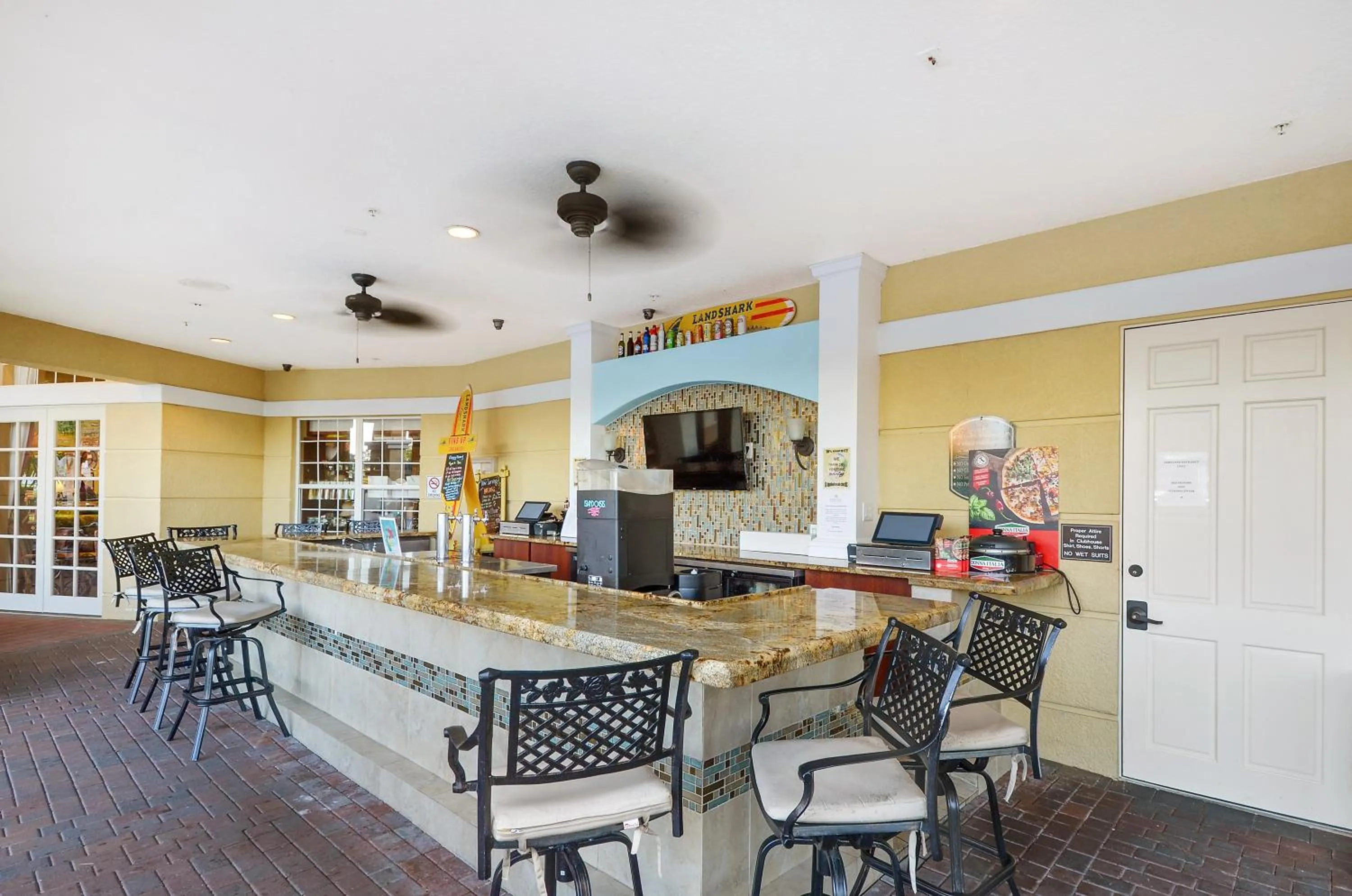 Lounge or bar in Orlando Resort Rentals at Universal Boulevard