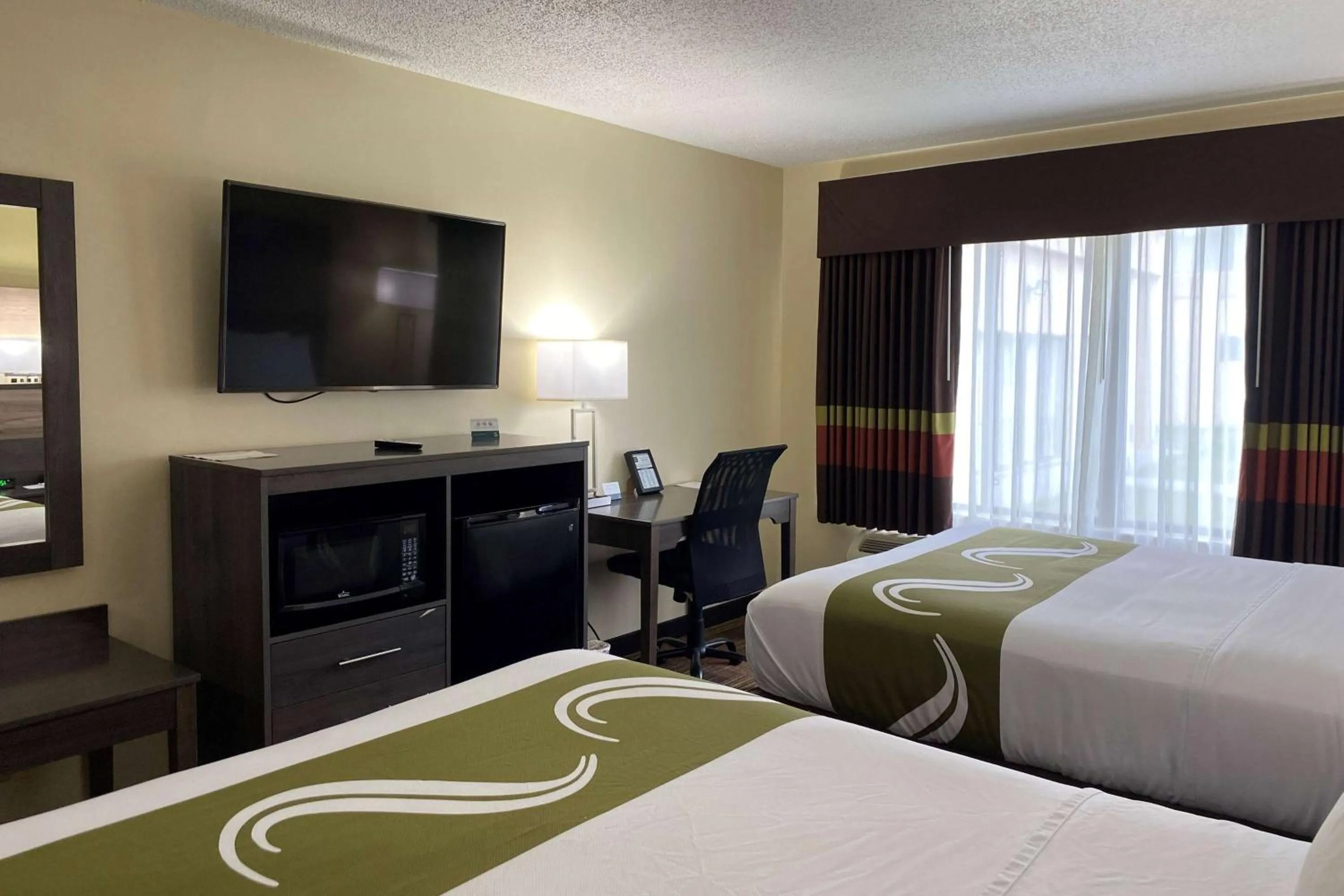 Photo of the whole room, Bed in AmericInn by Wyndham Fort Atkinson