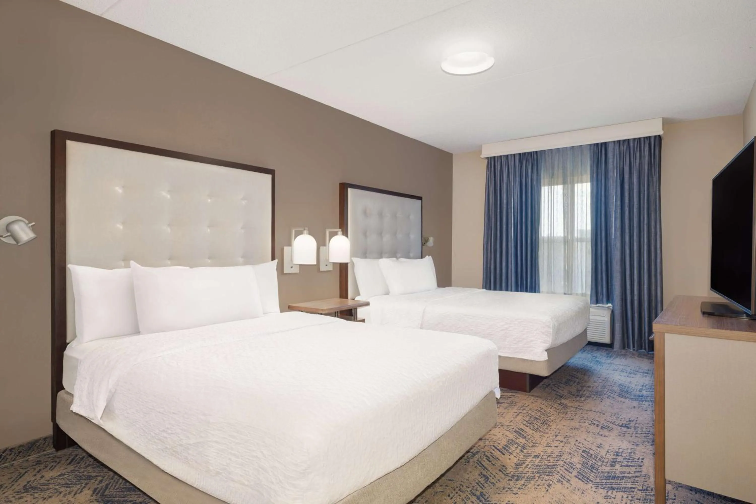 Bed in Homewood Suites Fredericksburg