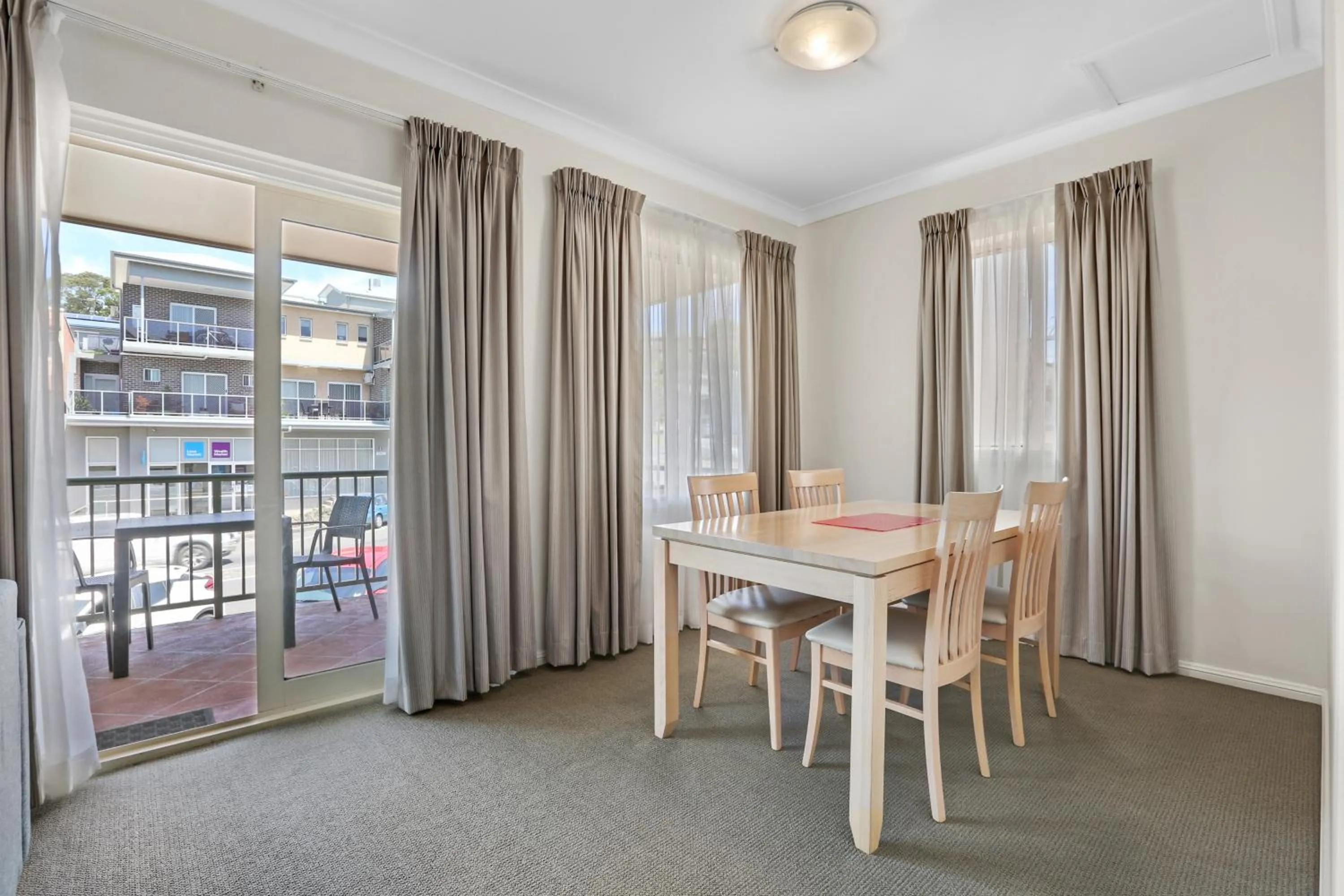 Dining area in Terralong Terrace Apartments