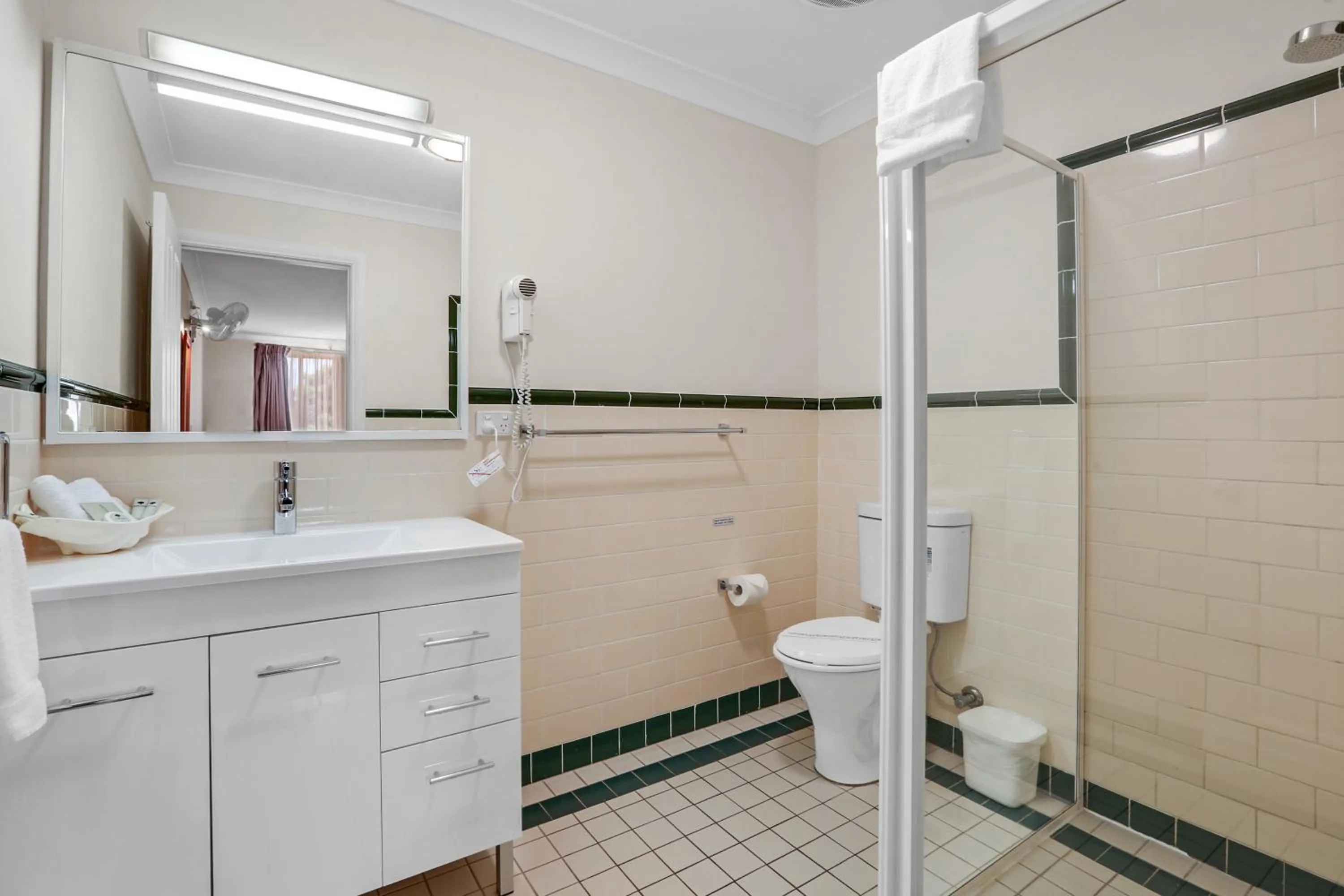 Shower in Terralong Terrace Apartments
