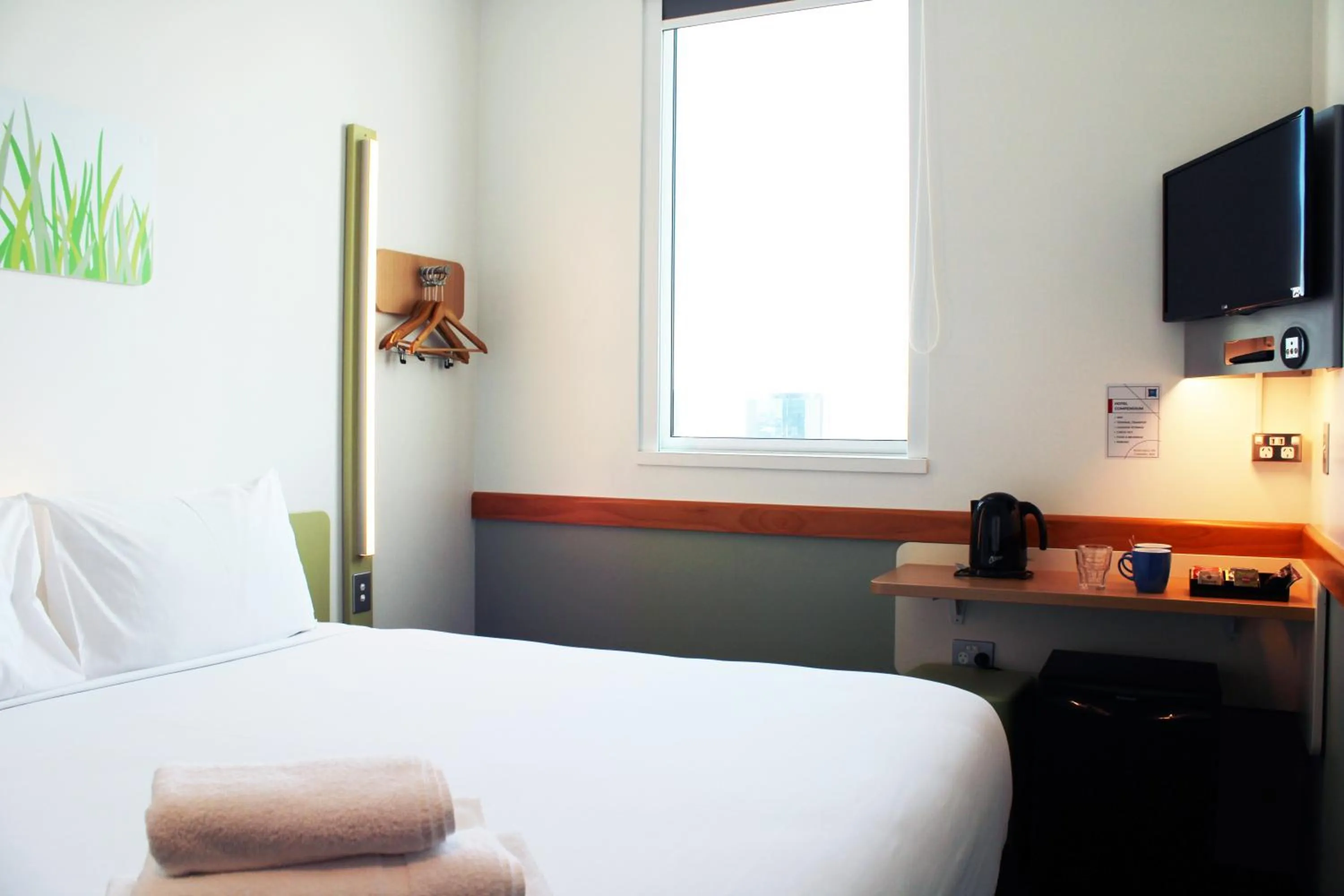 Bed in ibis Budget Auckland Airport