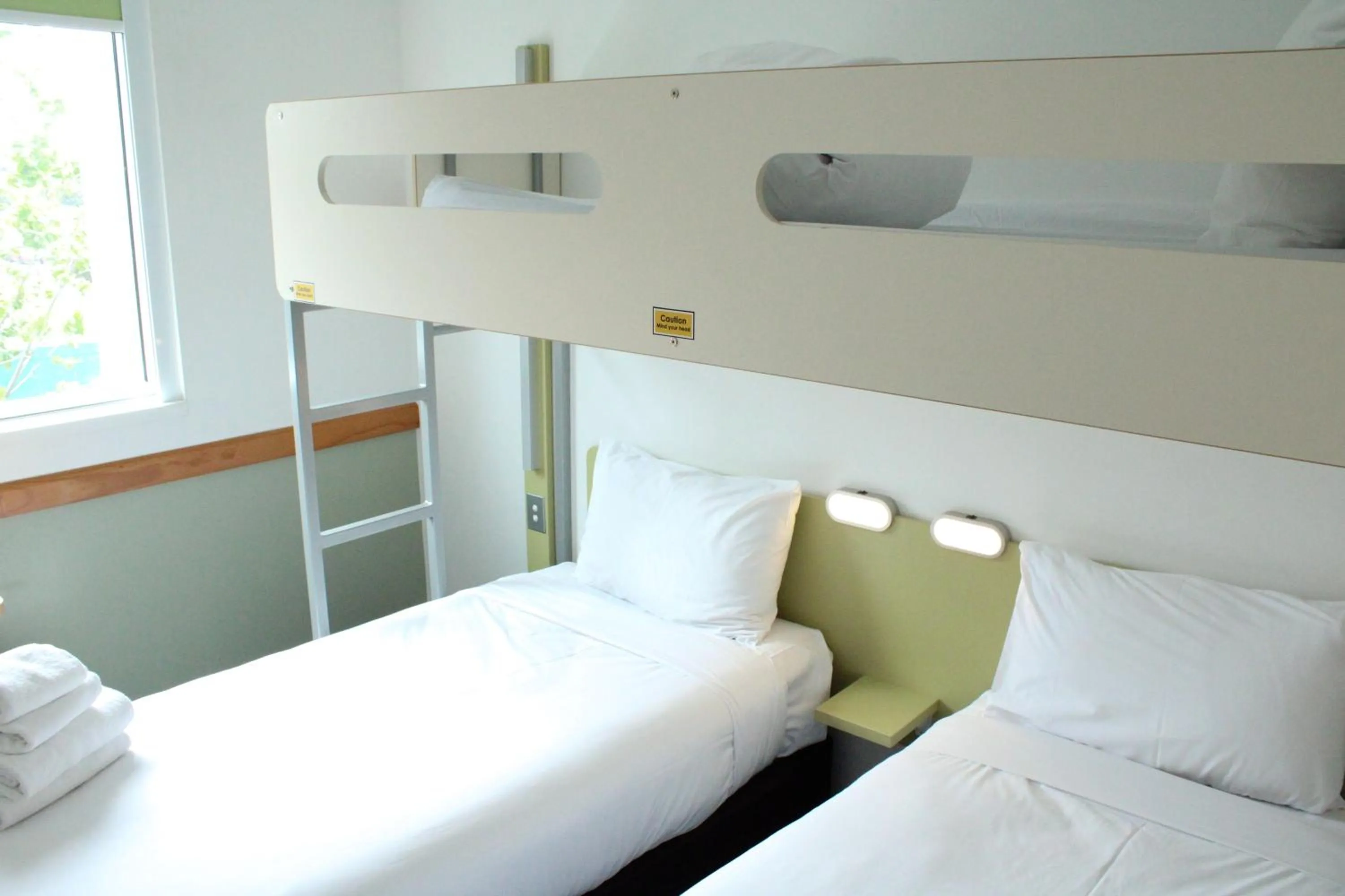 Property building, Bed in ibis Budget Auckland Airport