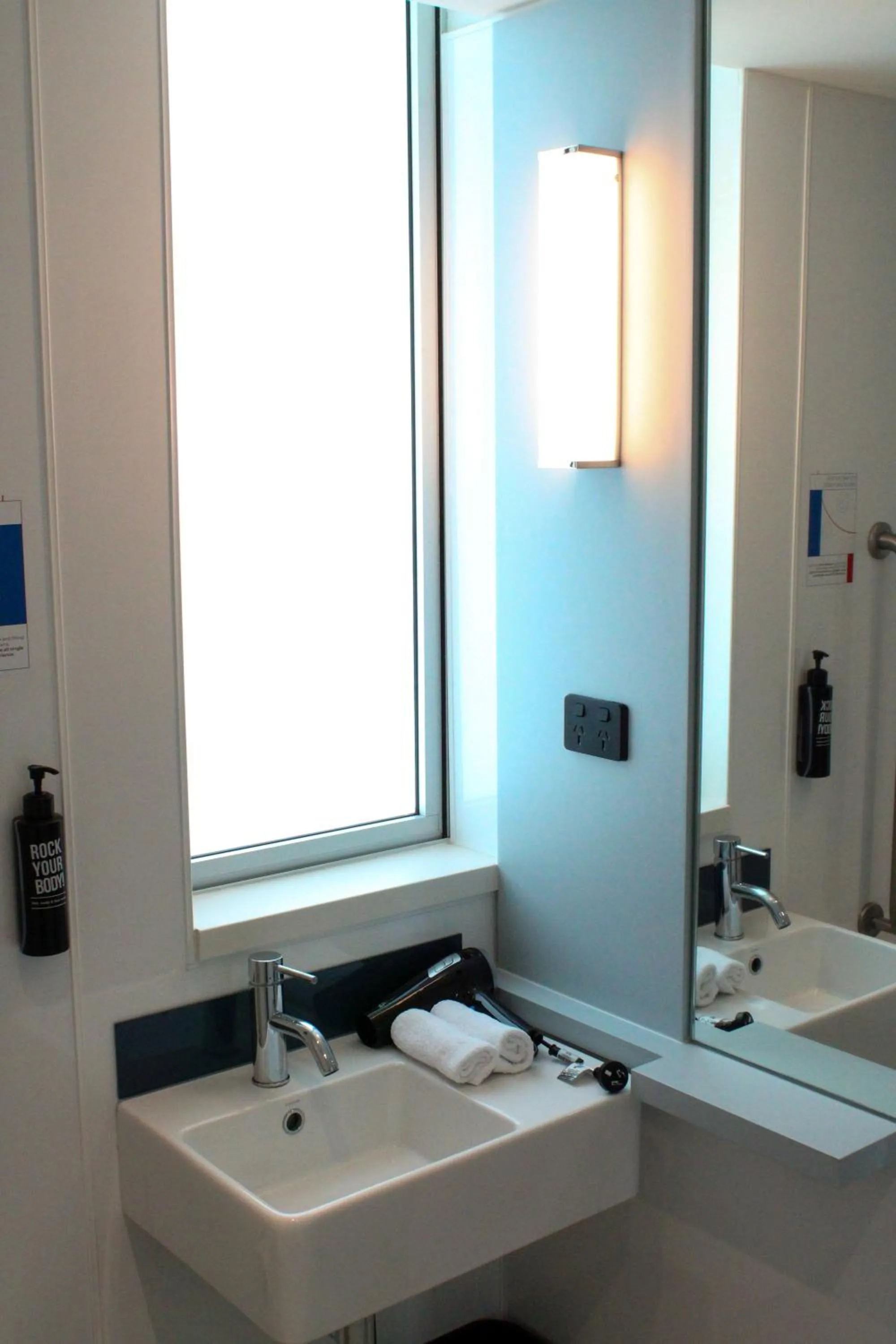 Property building in ibis Budget Auckland Airport