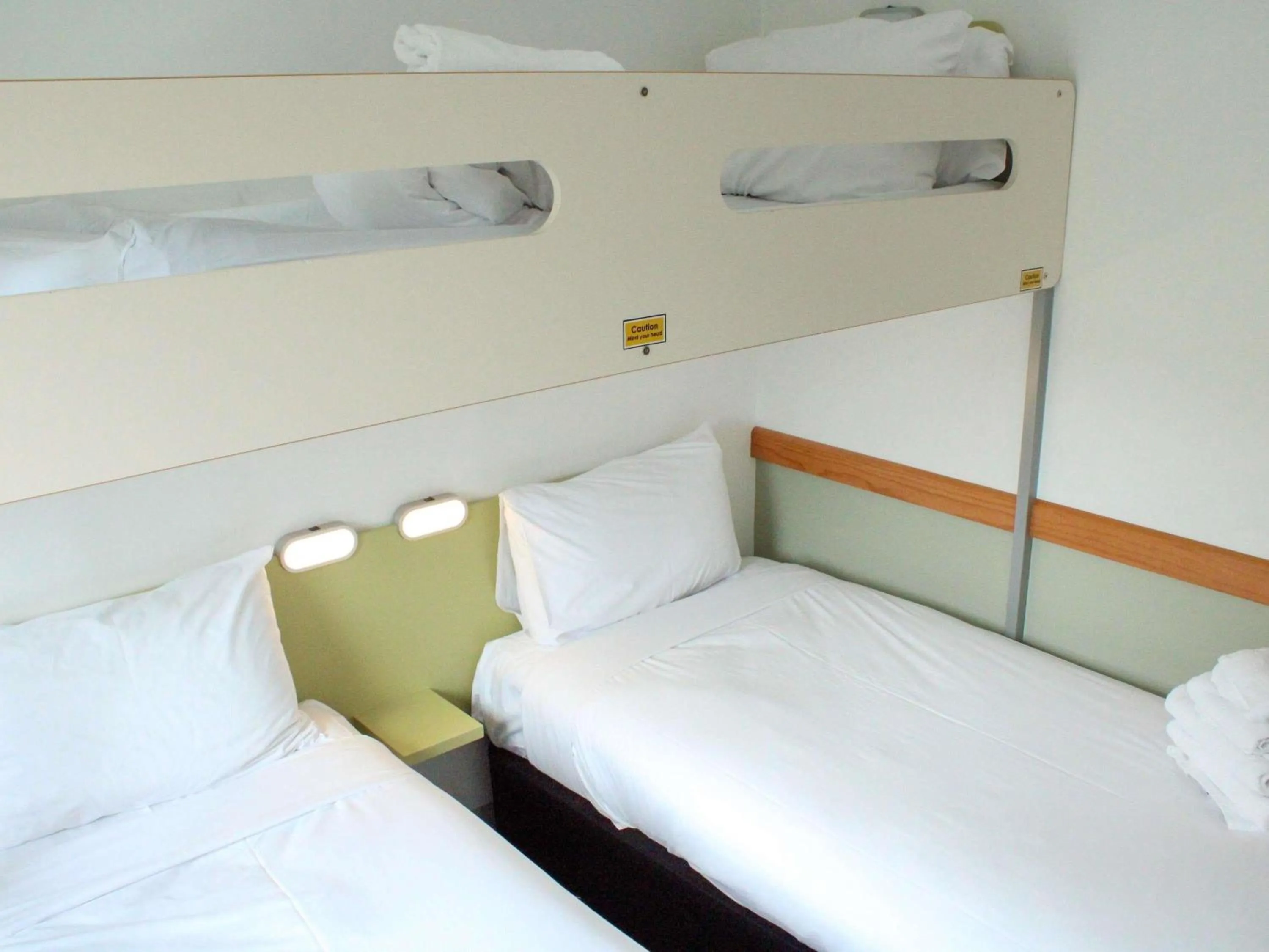 Bedroom, Bed in ibis Budget Auckland Airport