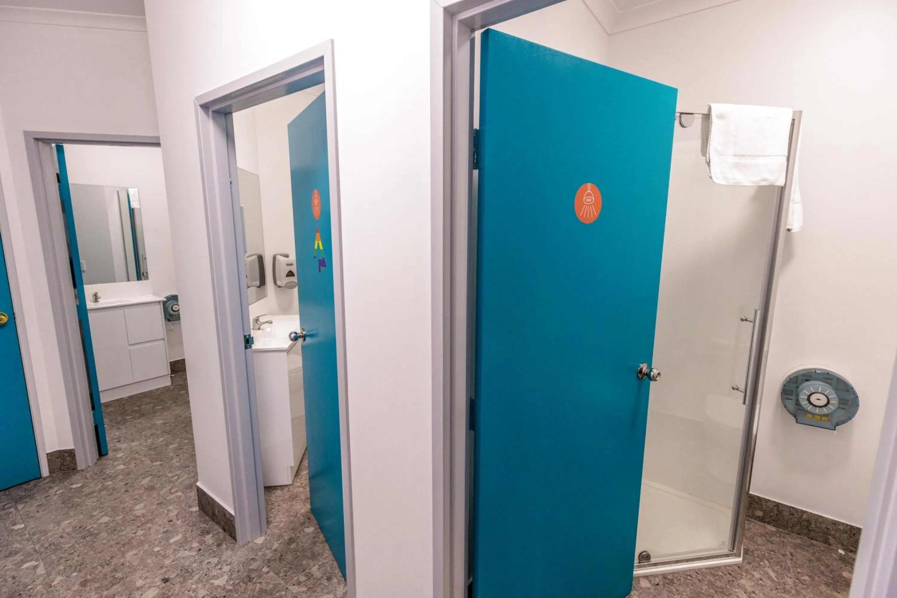 Bathroom in YHA Hobart Central