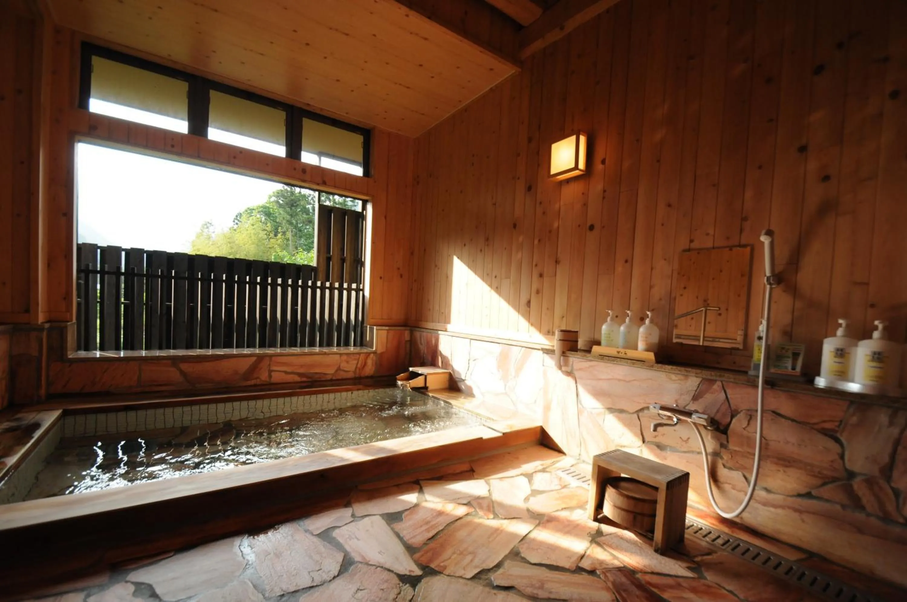 Hot Spring Bath in Super Hydrogen Rich Spa Yado Kanzan