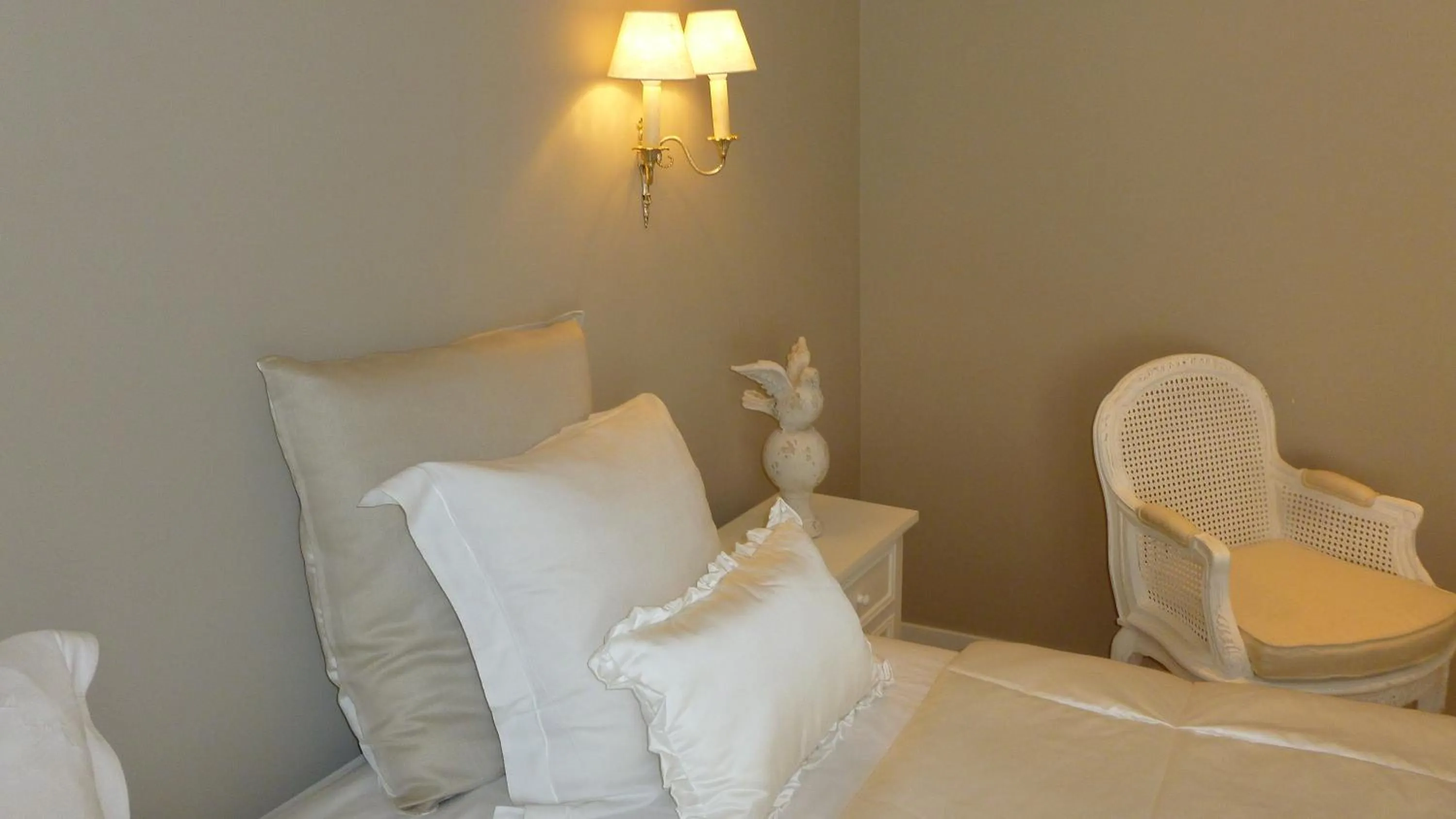 Photo of the whole room, Bed in Hotel Alegria