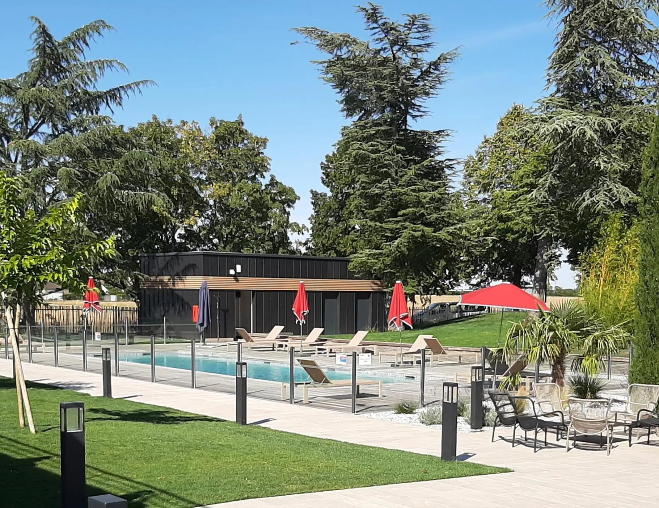 Pool view in Logis Hotel Relais Saint Jacques - Châteauroux