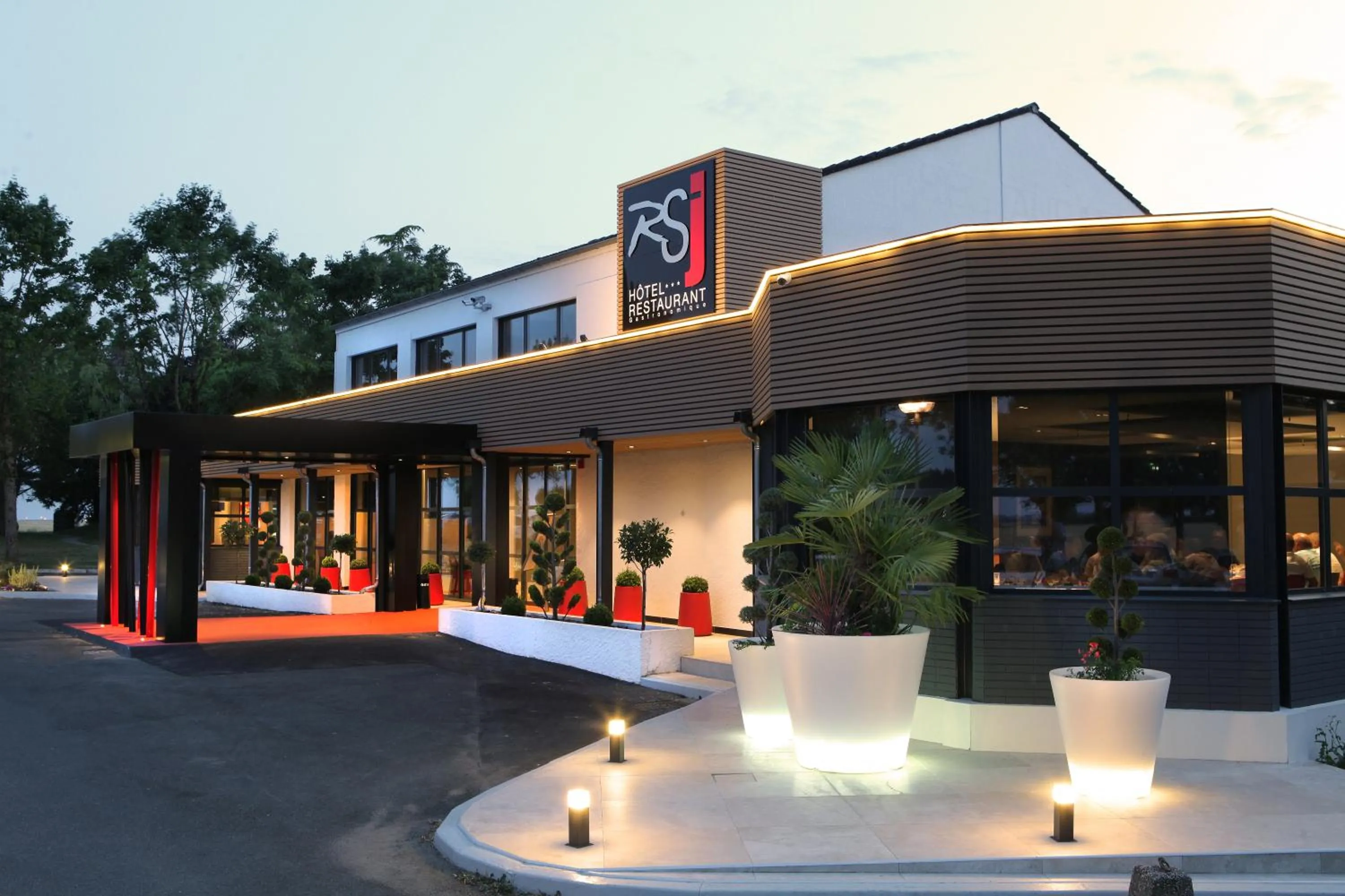 Logis Hotel Relais Saint Jacques - Châteauroux