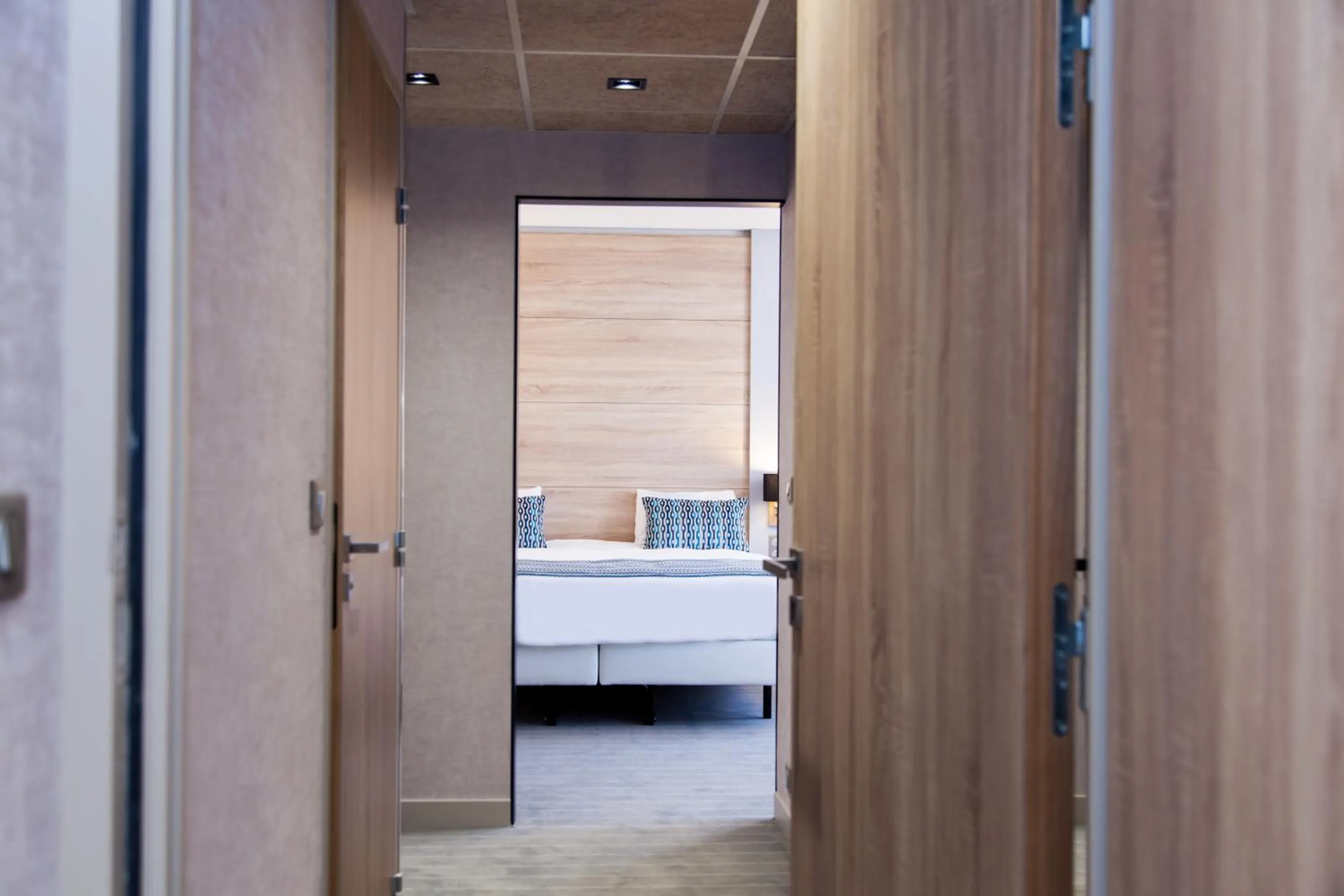 Photo of the whole room, Bed in Logis Hotel Relais Saint Jacques - Châteauroux