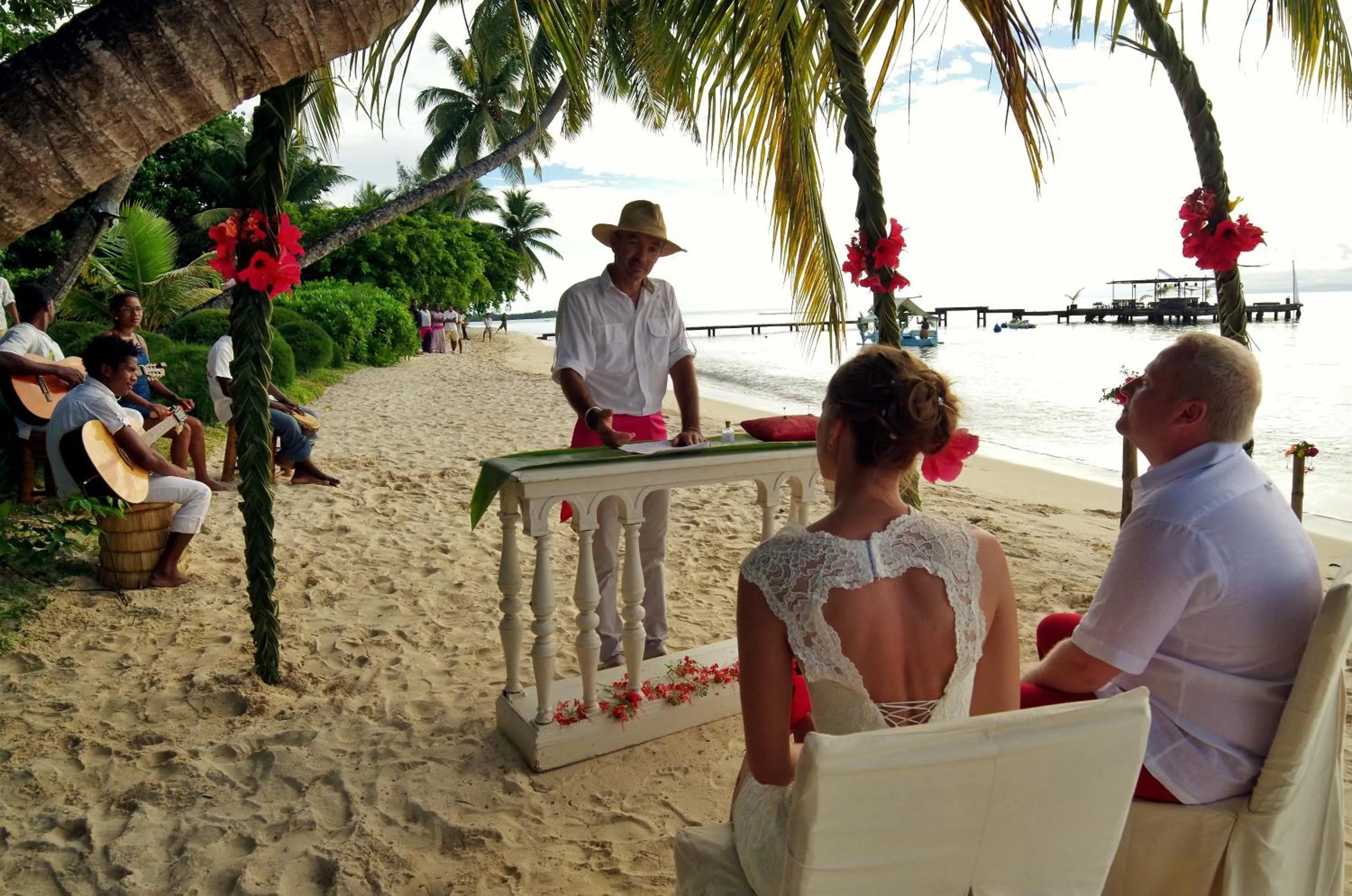 Beach in Princesse Bora Lodge & Spa