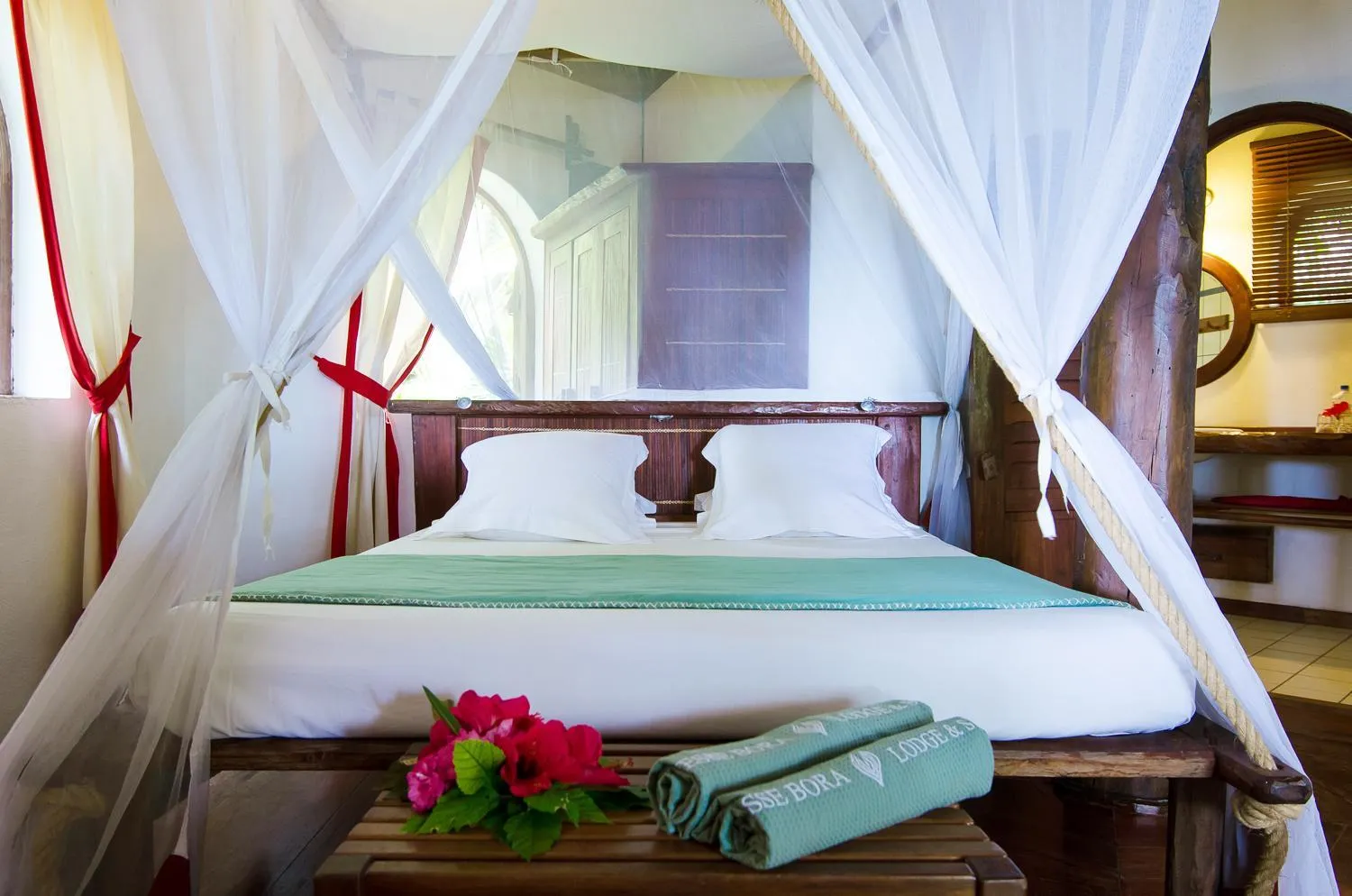 Bed in Princesse Bora Lodge & Spa