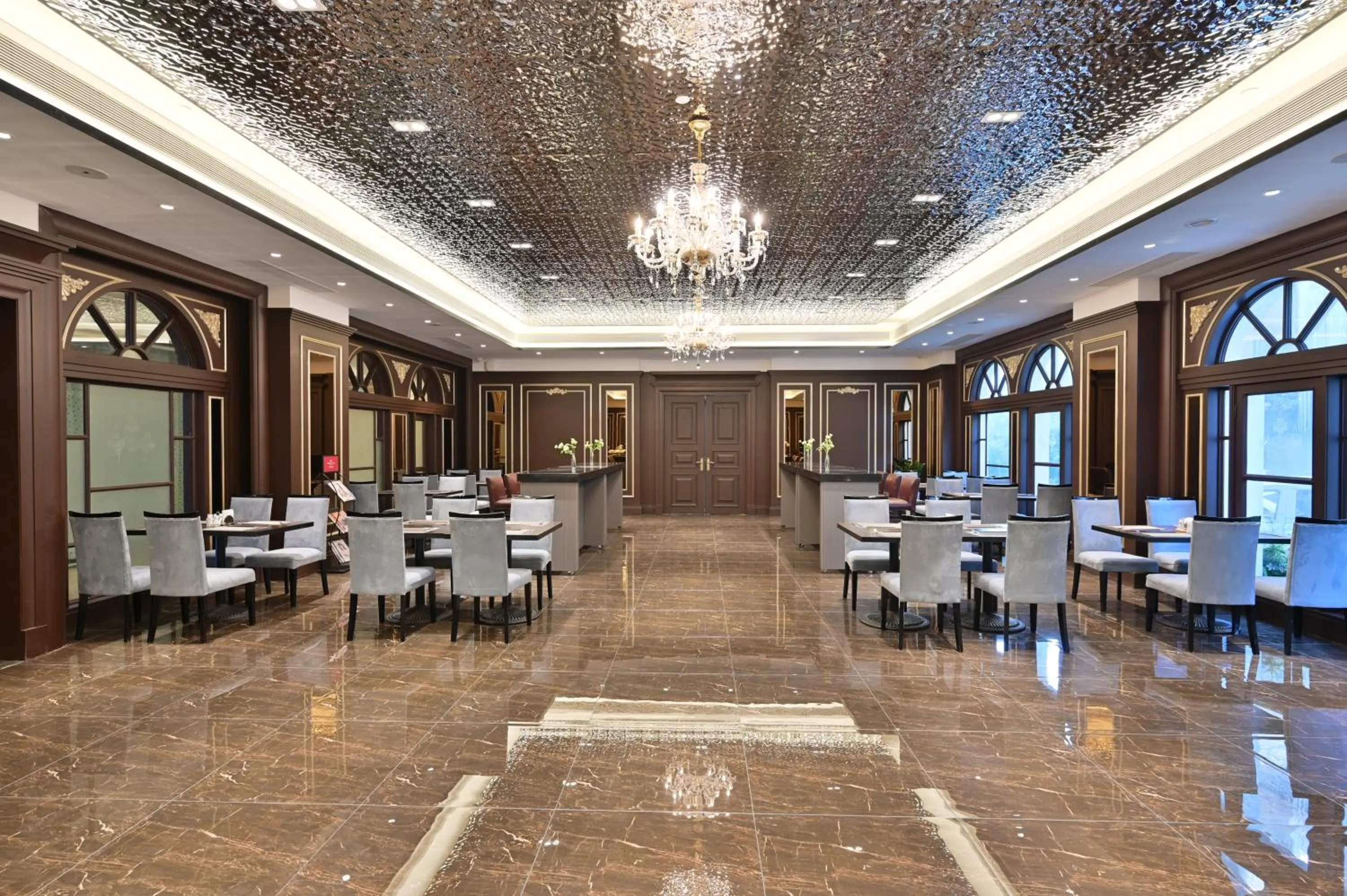 Restaurant/places to eat in Crowne Plaza City Center Ningbo by IHG