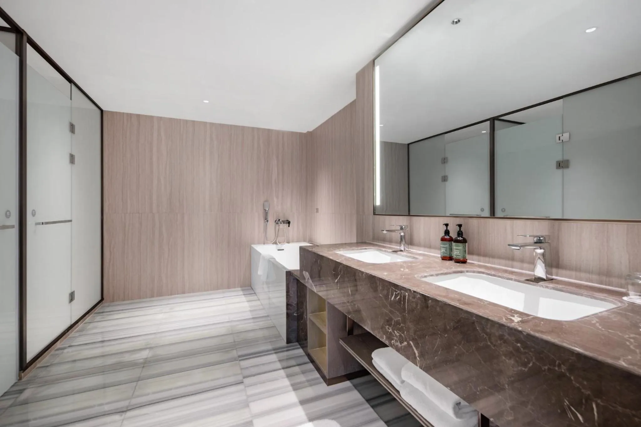 Photo of the whole room in Crowne Plaza City Center Ningbo by IHG