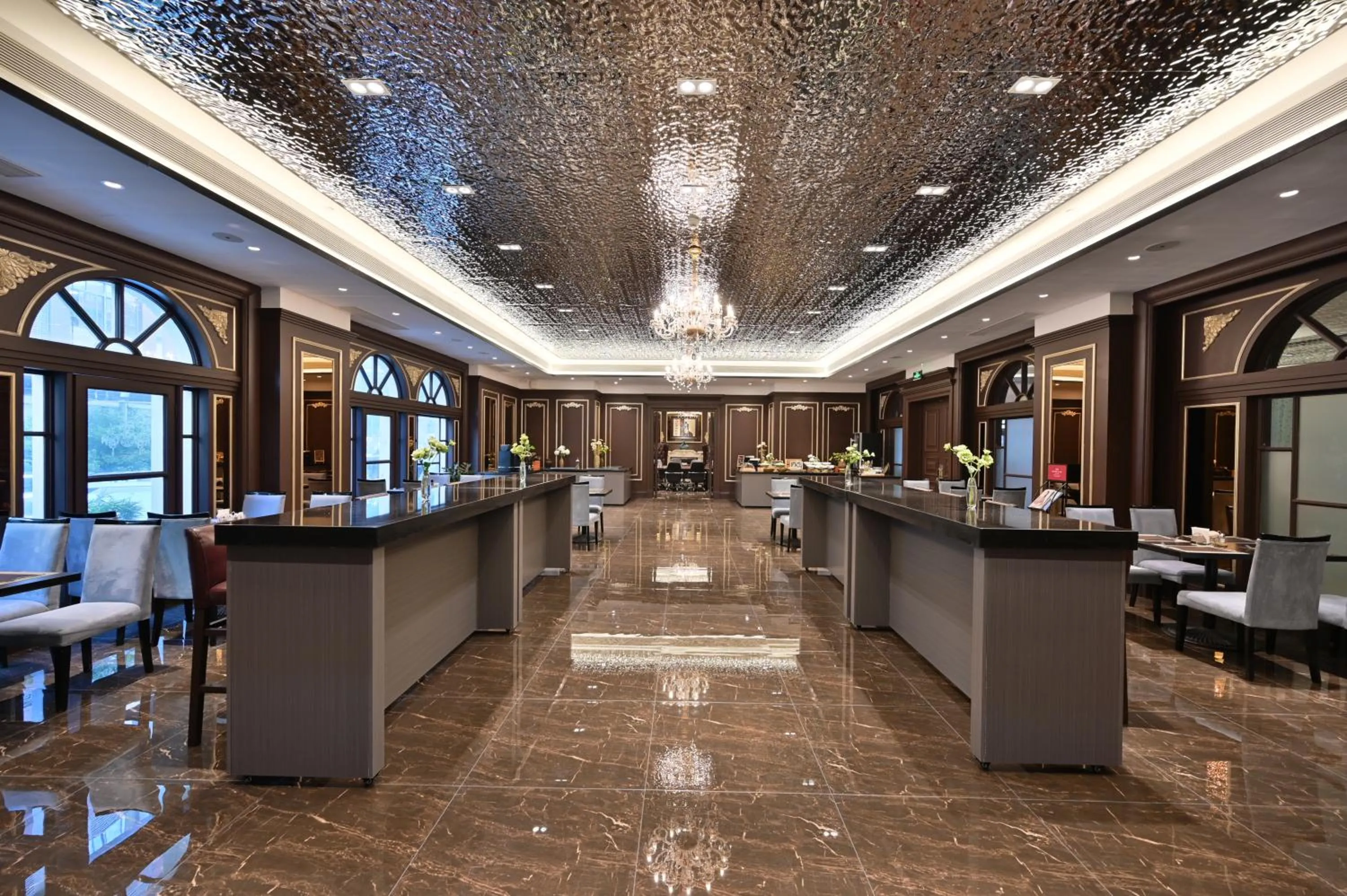 Restaurant/places to eat in Crowne Plaza City Center Ningbo by IHG