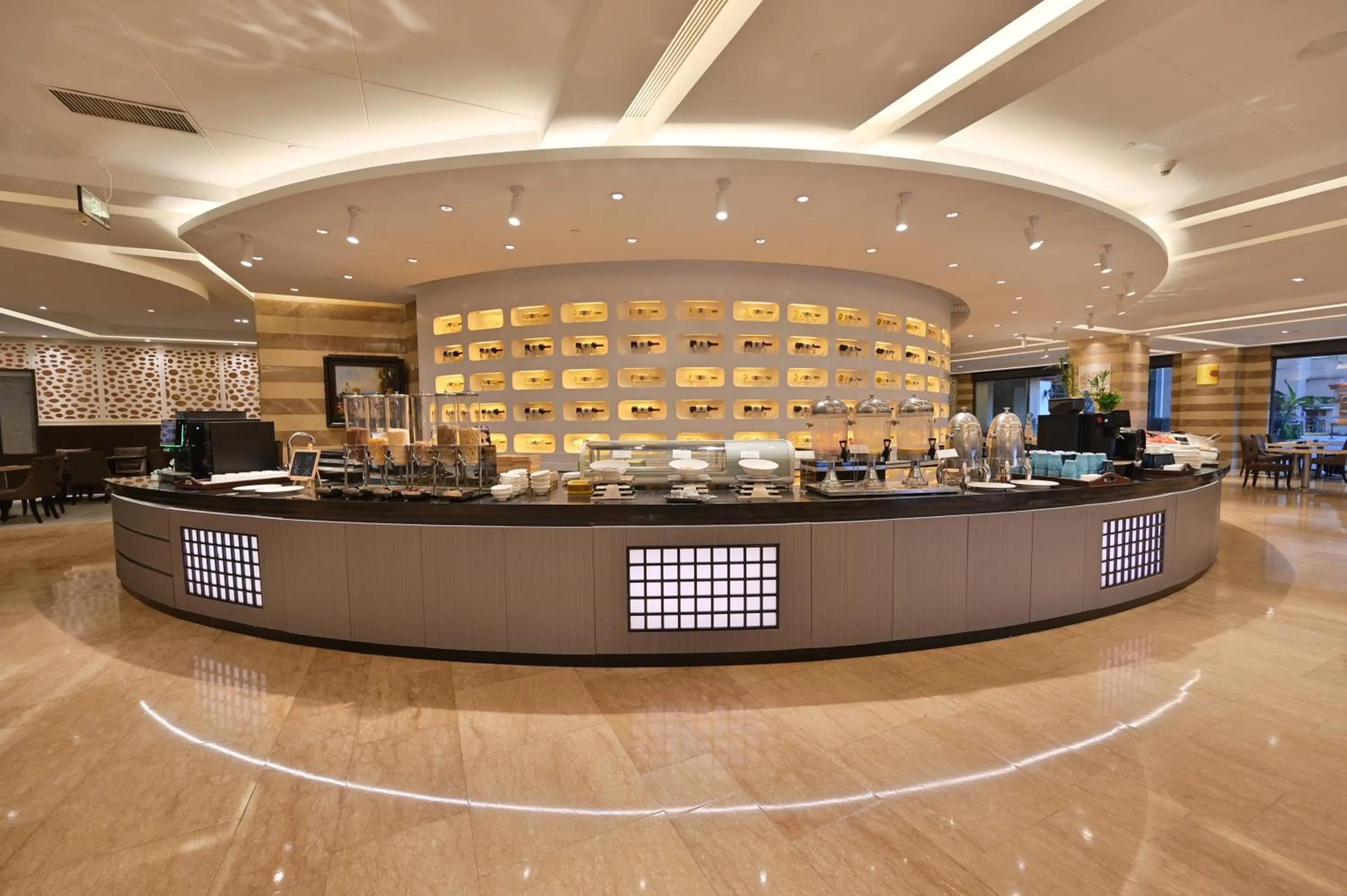 Restaurant/places to eat in Crowne Plaza City Center Ningbo by IHG