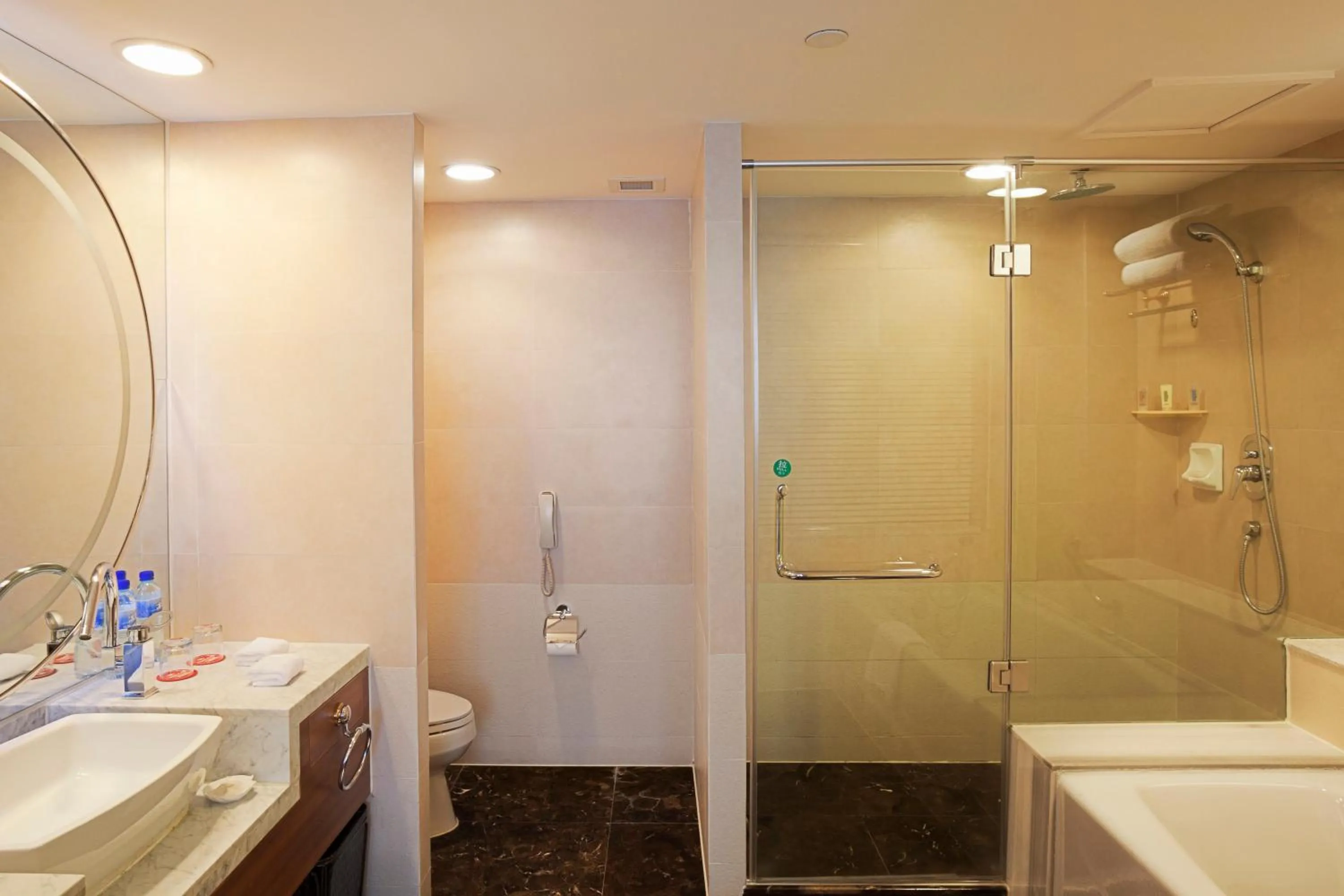 Bathroom in Crowne Plaza City Center Ningbo by IHG