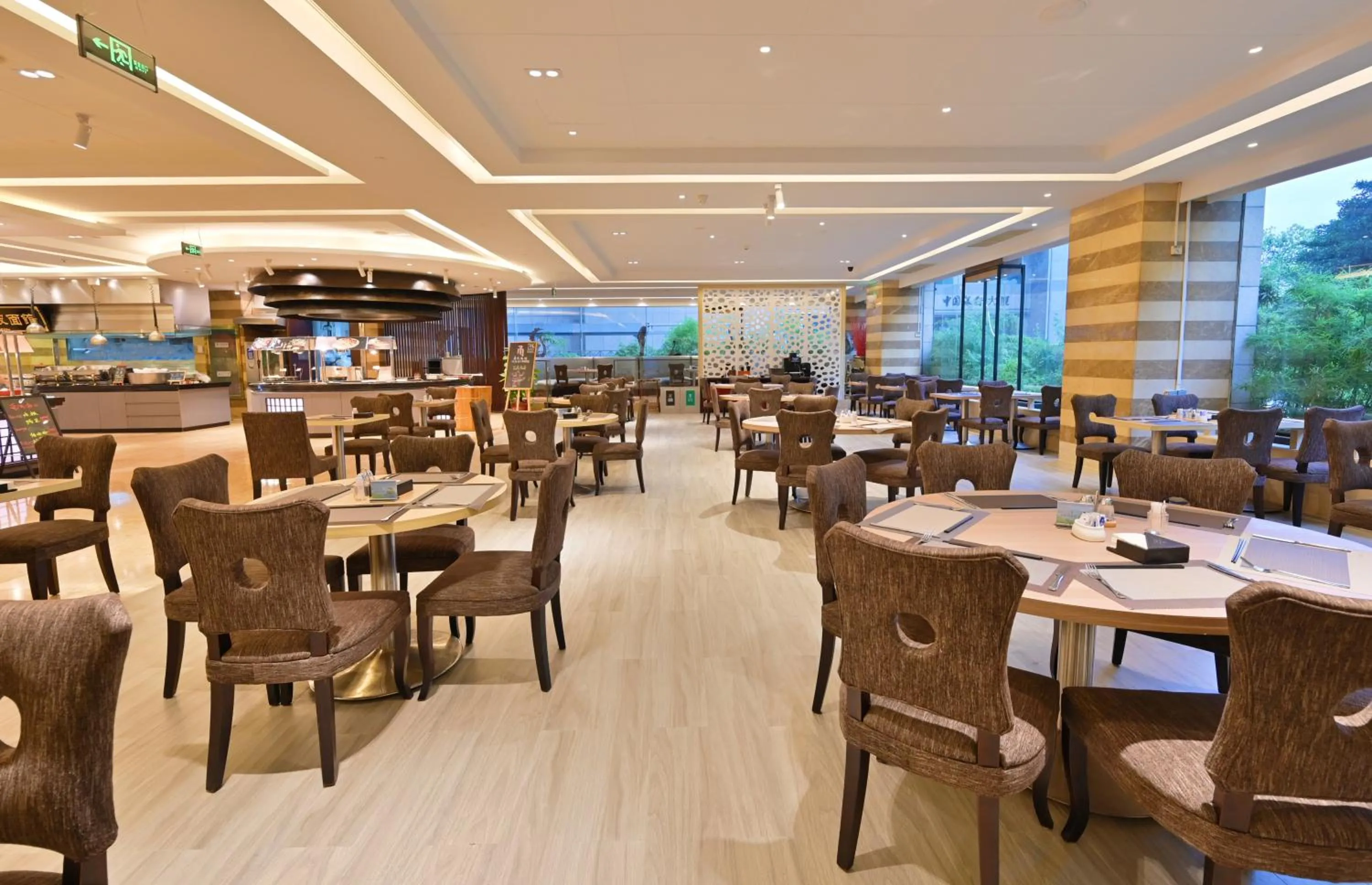 Restaurant/places to eat in Crowne Plaza City Center Ningbo by IHG