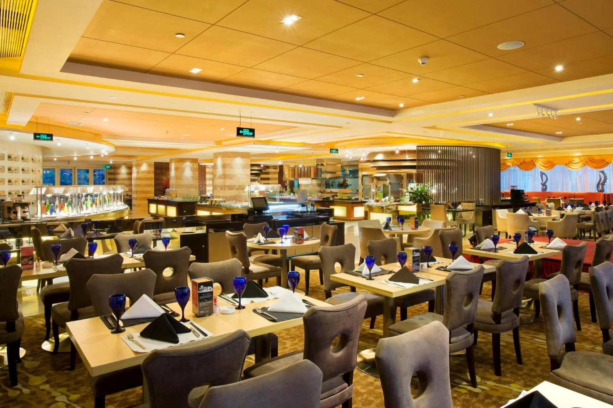 Restaurant/places to eat in Crowne Plaza City Center Ningbo by IHG