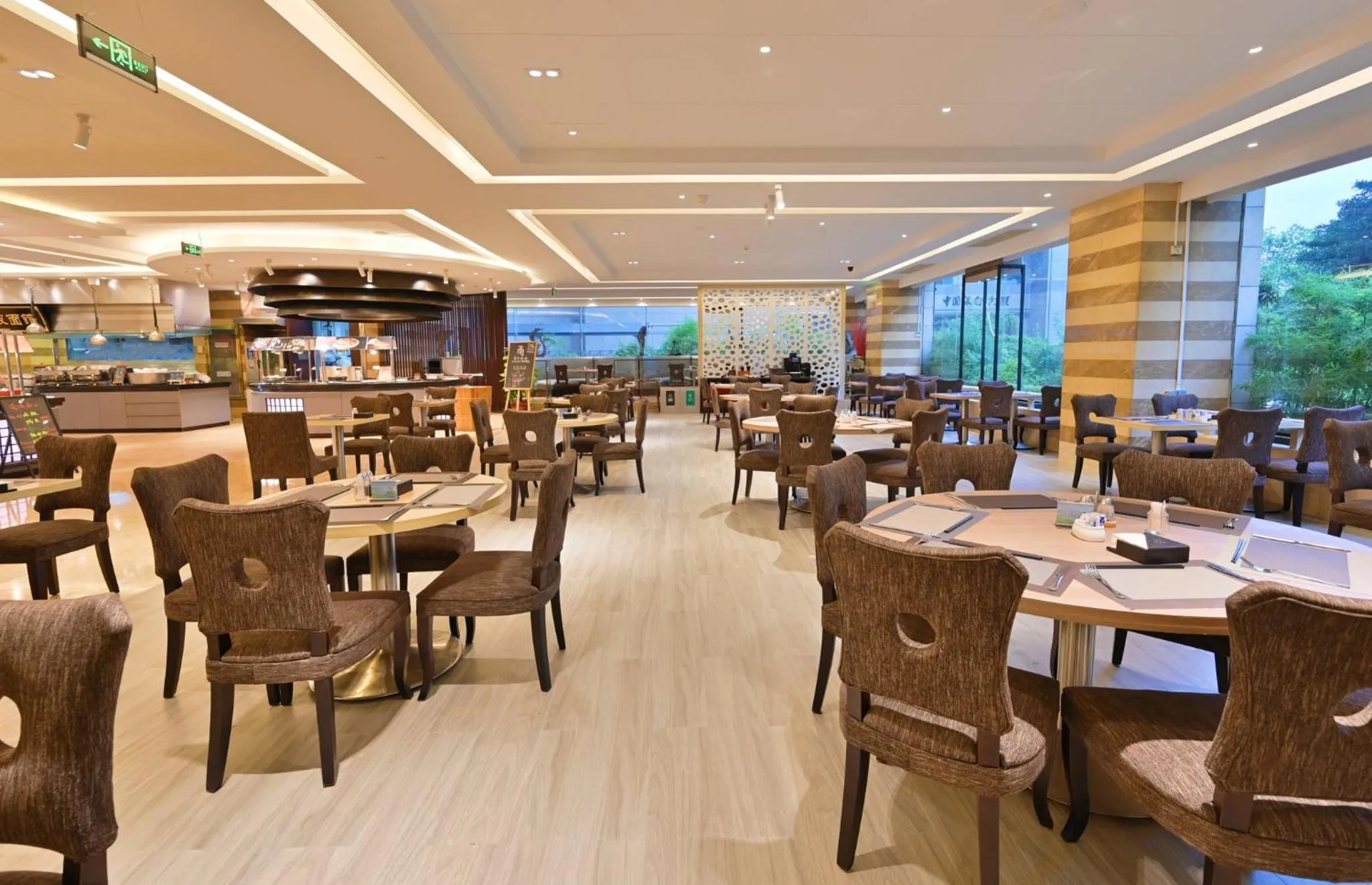 Restaurant/places to eat in Crowne Plaza City Center Ningbo by IHG