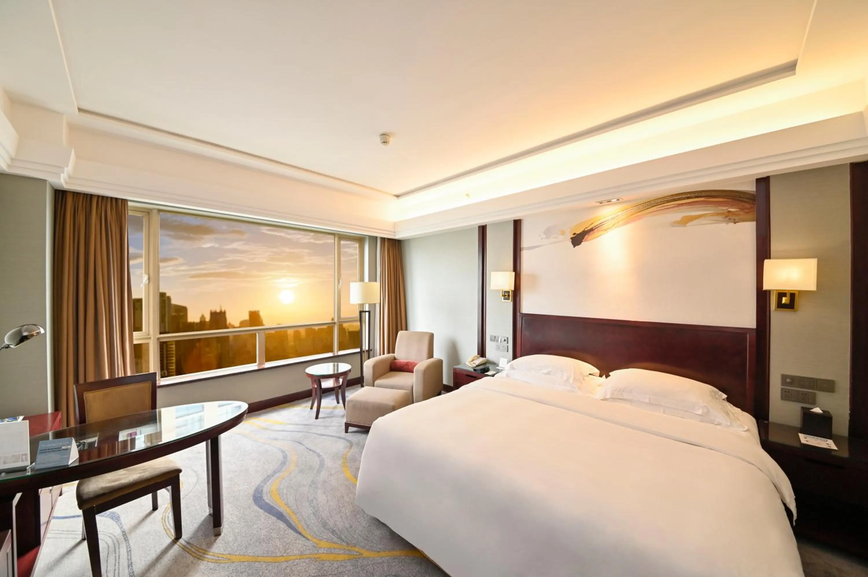 Photo of the whole room, Bed in Crowne Plaza City Center Ningbo by IHG