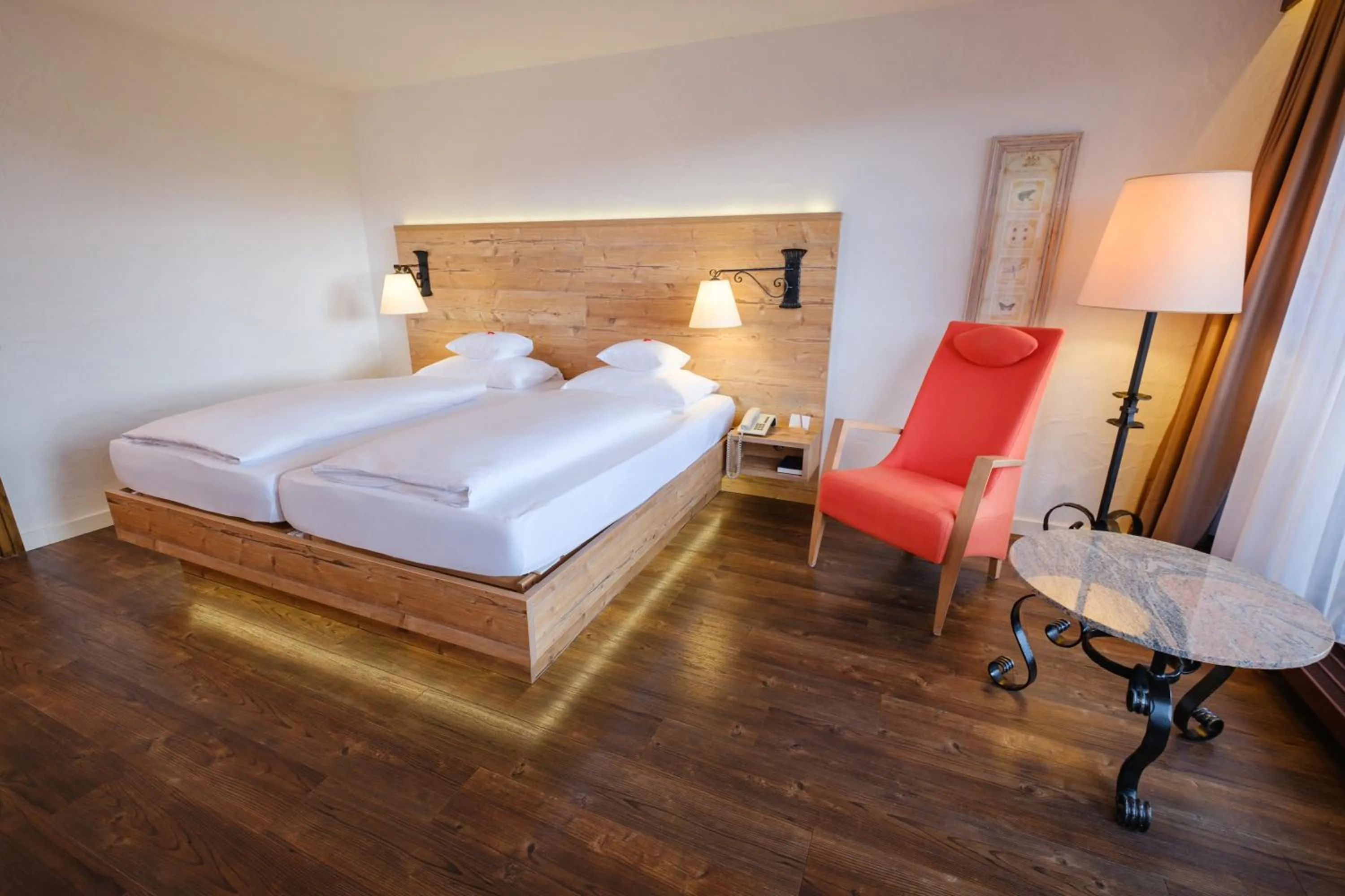 Photo of the whole room, Bed in Hotel Vier Jahreszeiten am Schluchsee