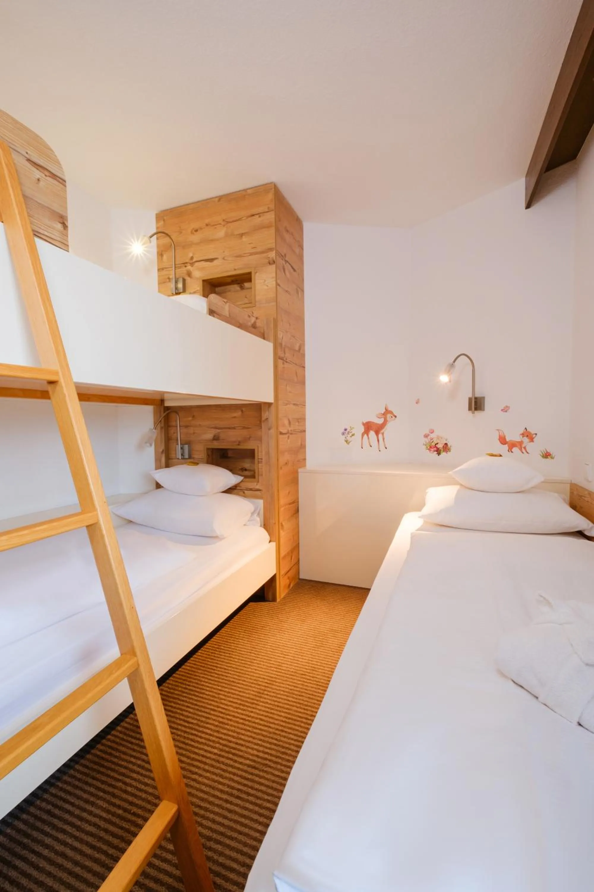 bunk bed, Bed in Hotel Vier Jahreszeiten am Schluchsee