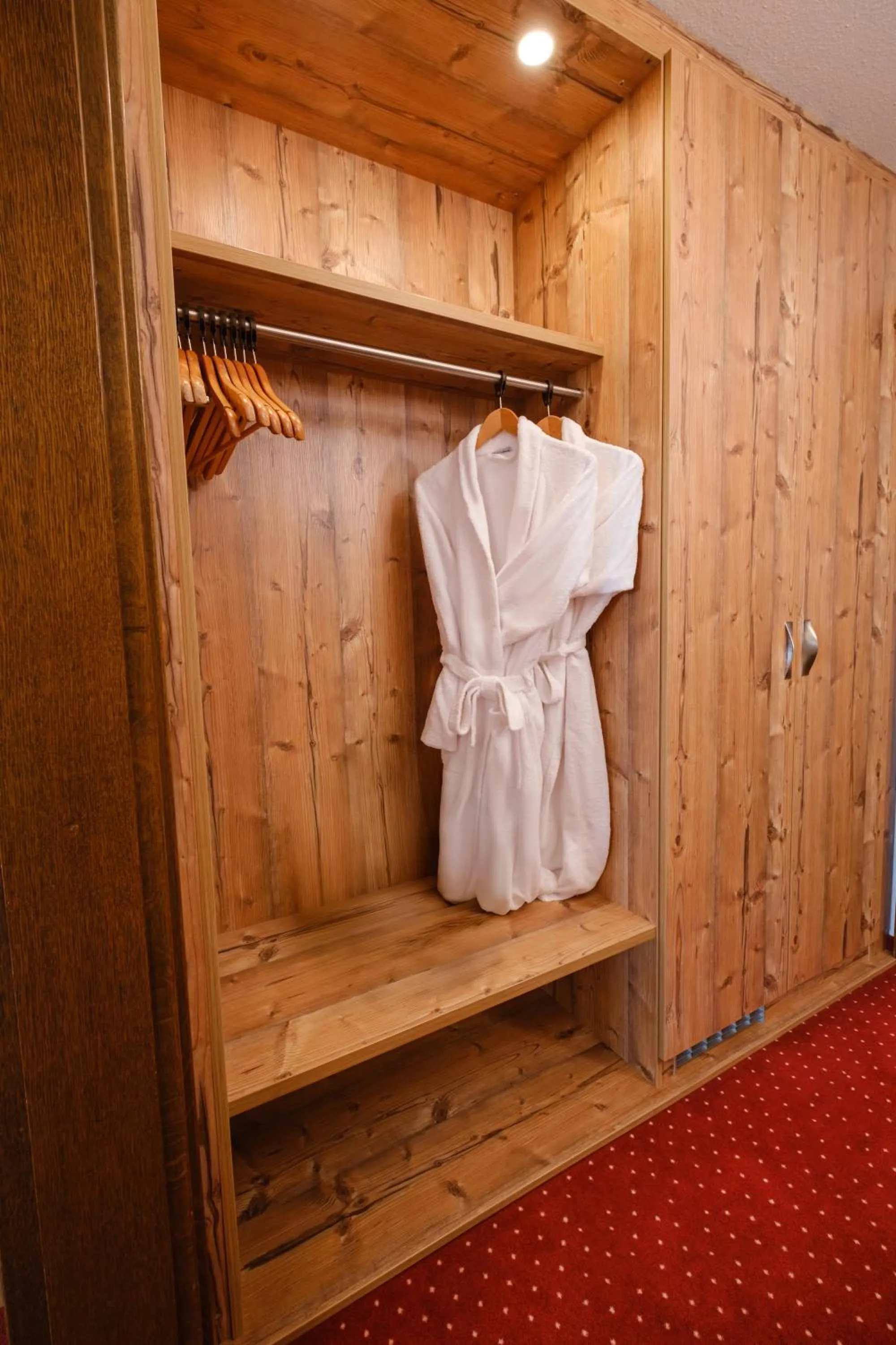 room service in Hotel Vier Jahreszeiten am Schluchsee