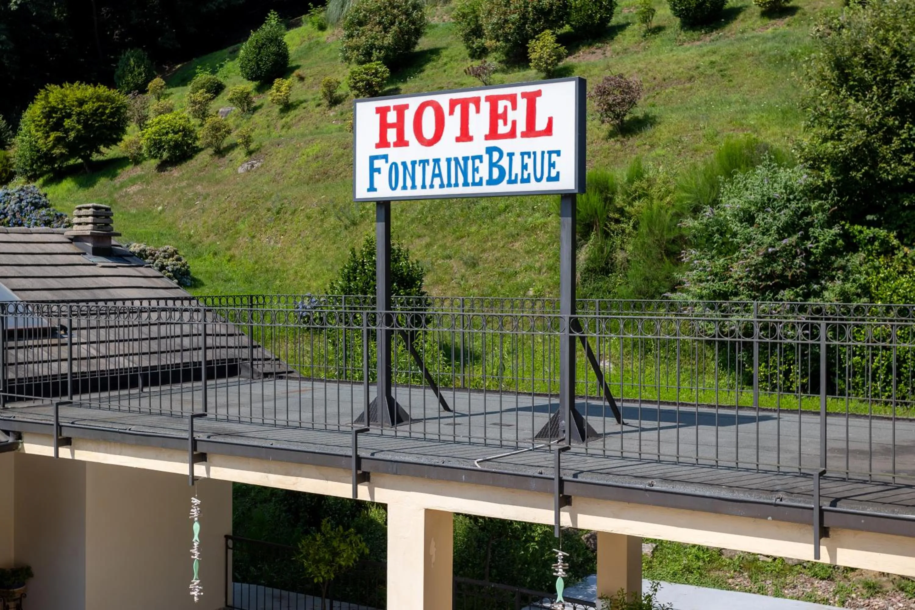 Property building in Hotel Fontaine Bleue