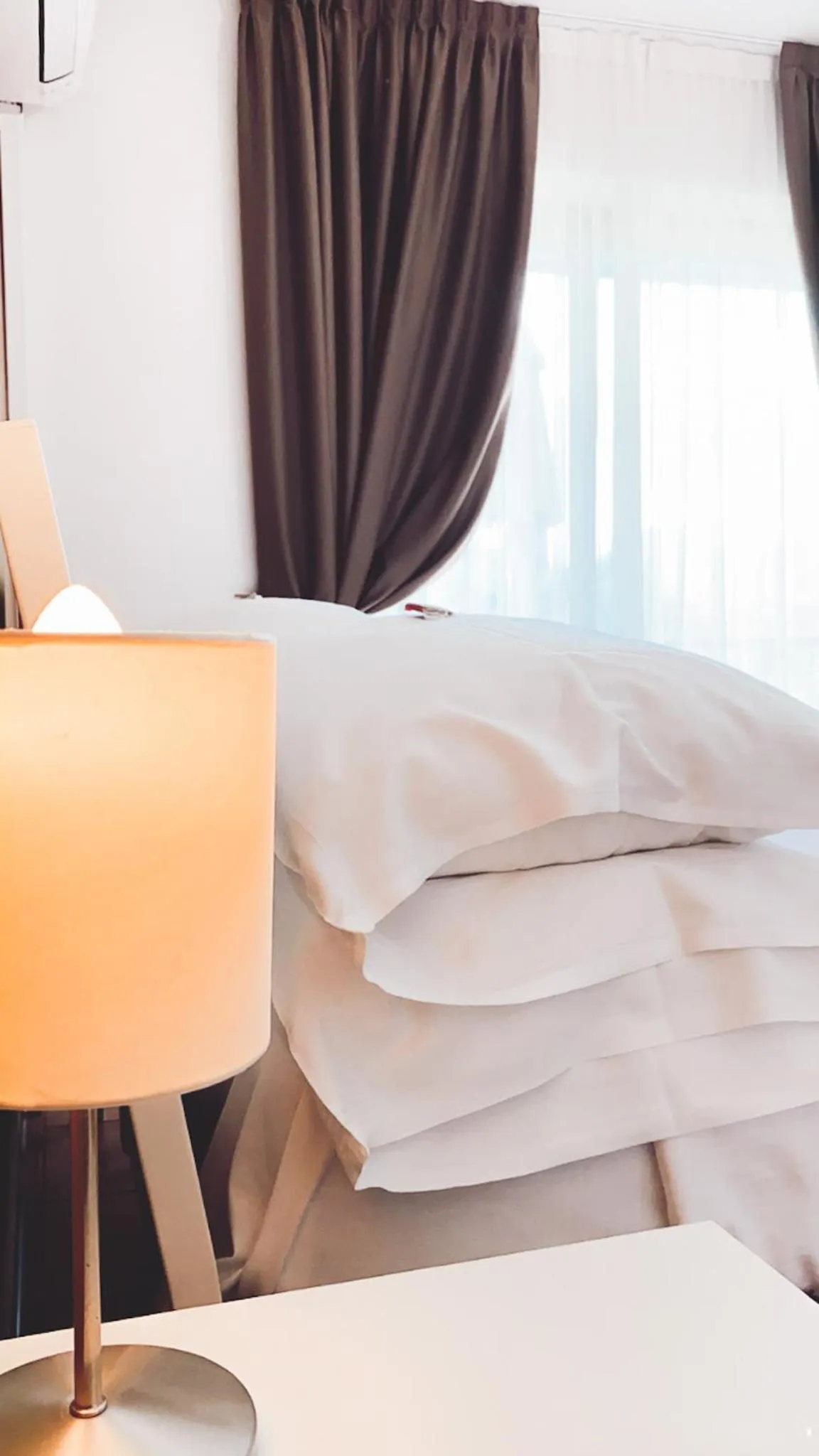 Bedroom, Bed in Hotel Fontaine Bleue