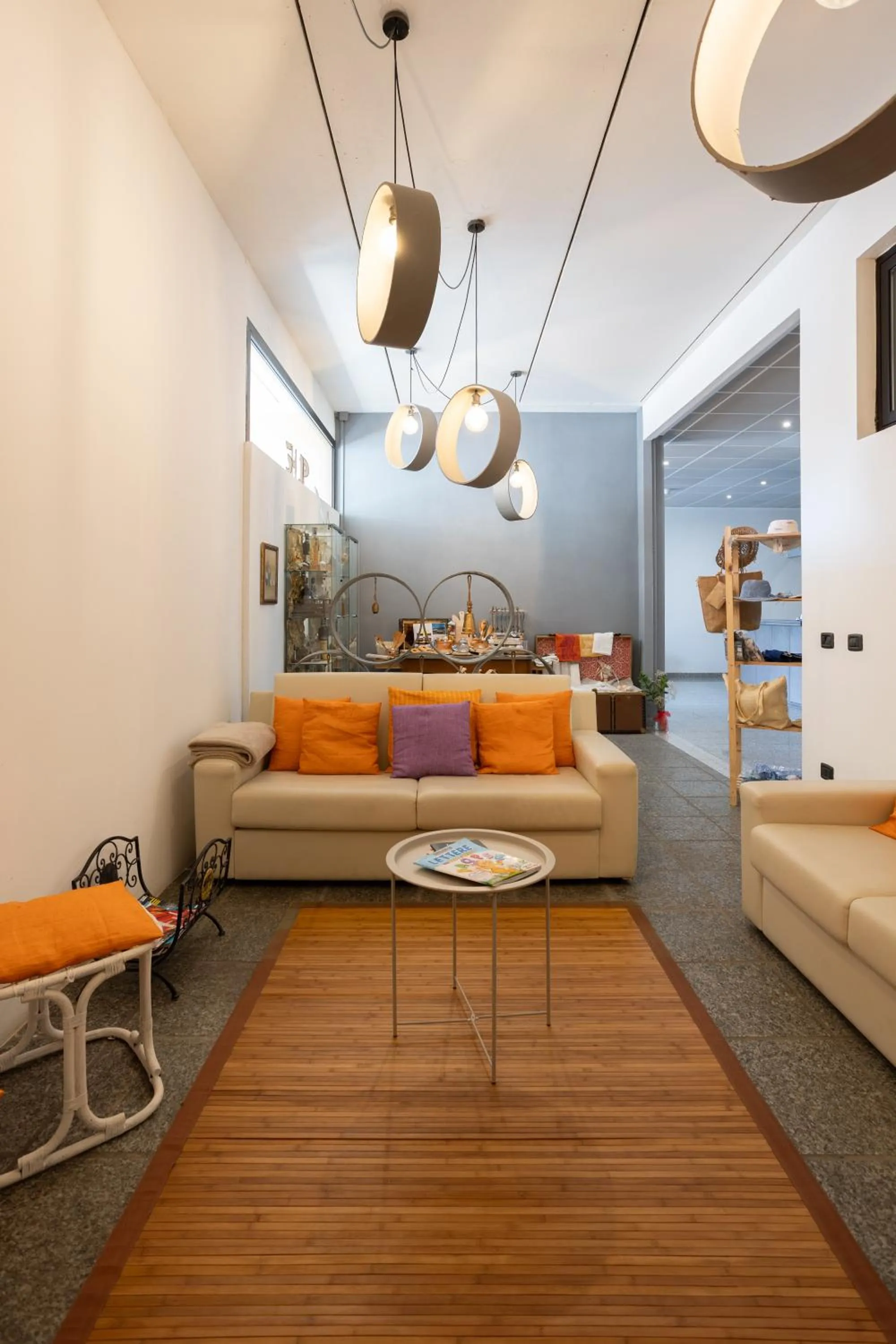 Communal lounge/ TV room in Hotel Fontaine Bleue