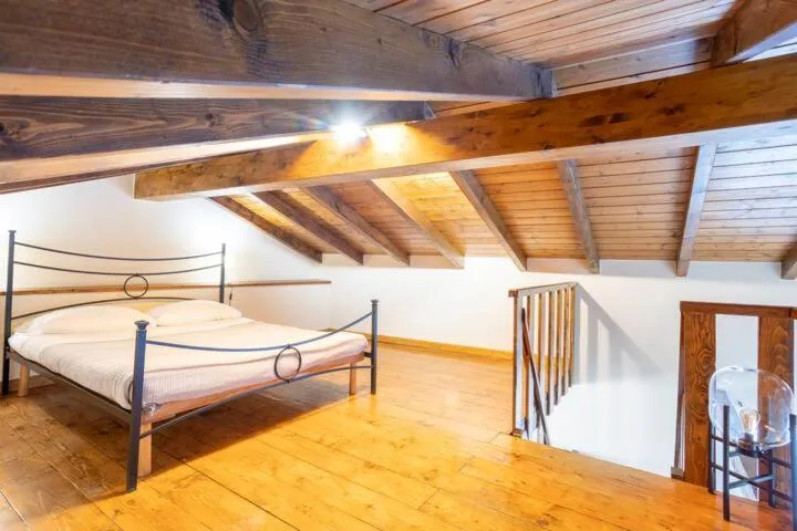 Photo of the whole room, Bed in Hotel Fontaine Bleue