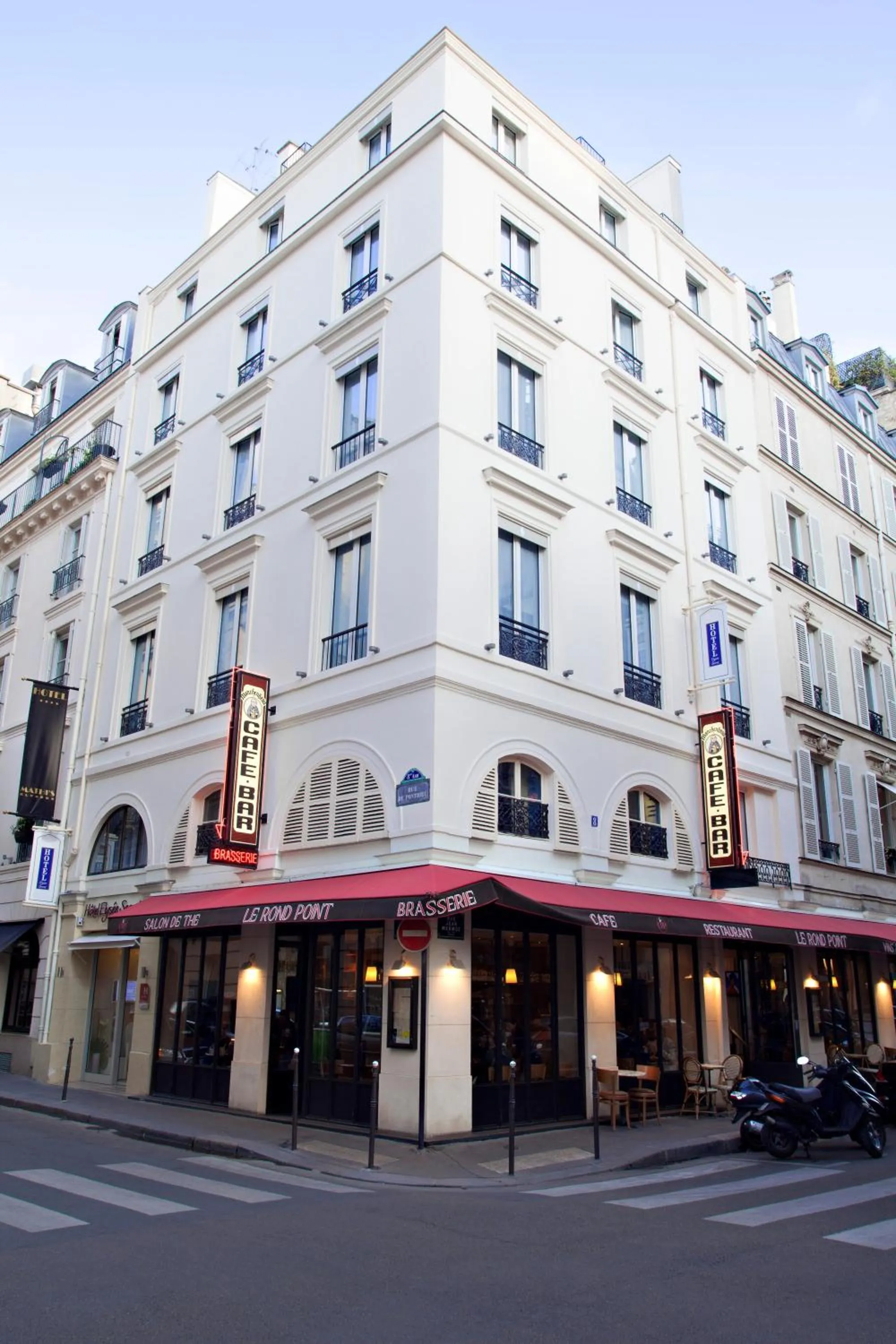 Property building in Hotel Elysée Secret