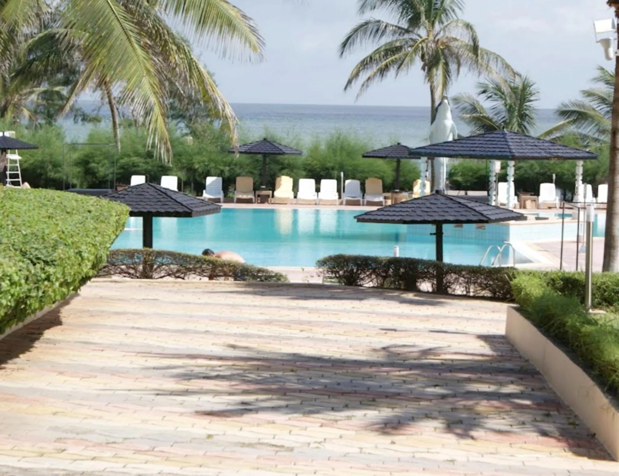 Swimming pool in King Fahd Palace Hotel