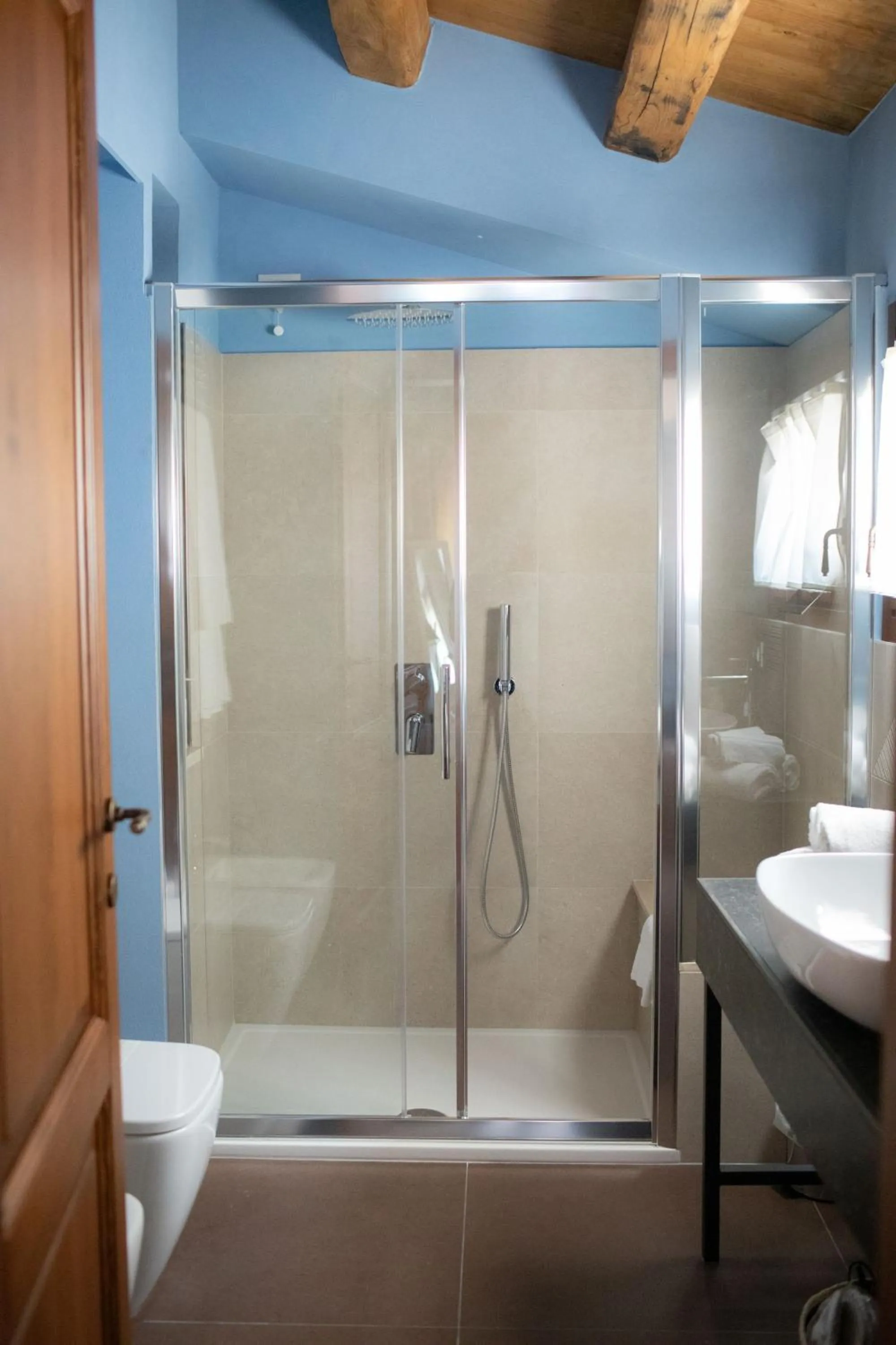 Shower in Locanda Le Logge