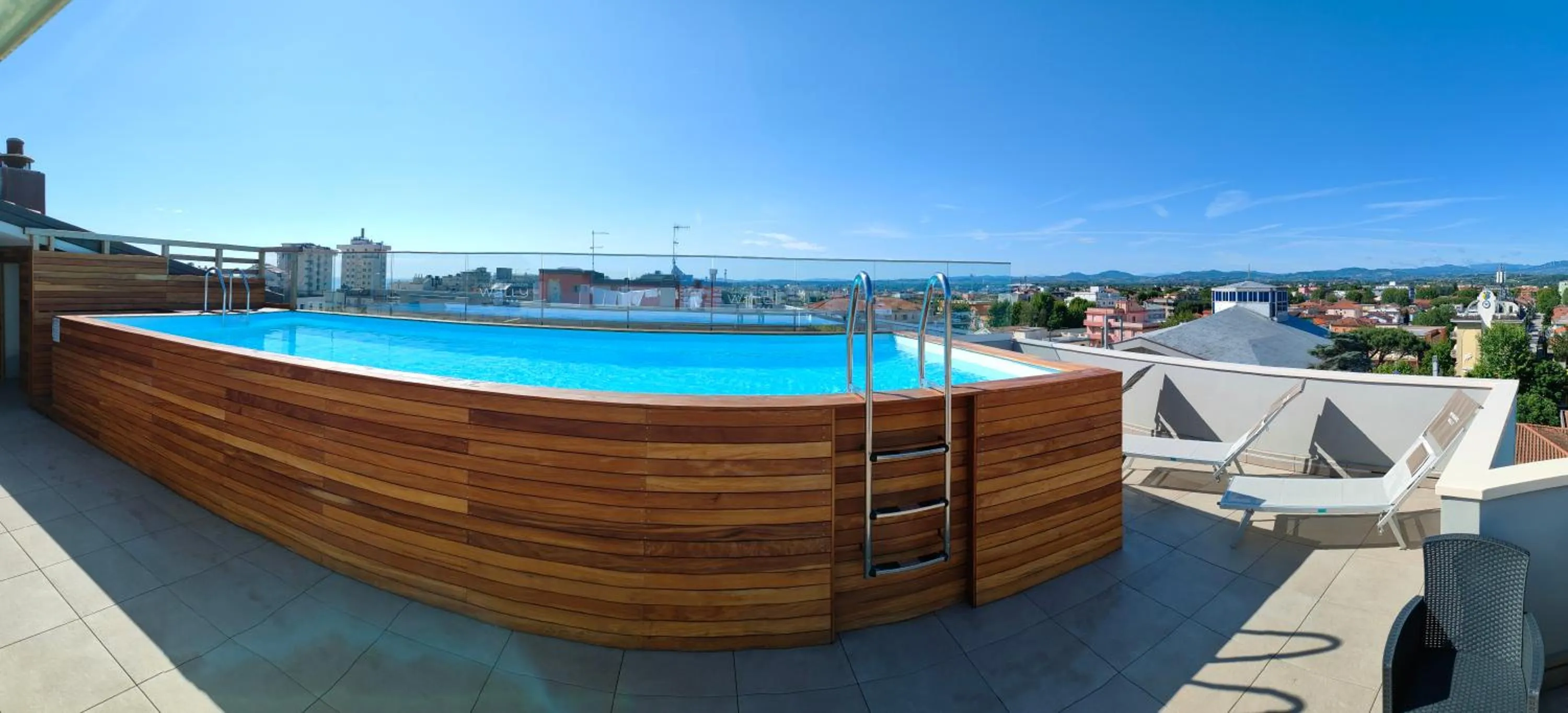 Swimming pool in Wally Residence