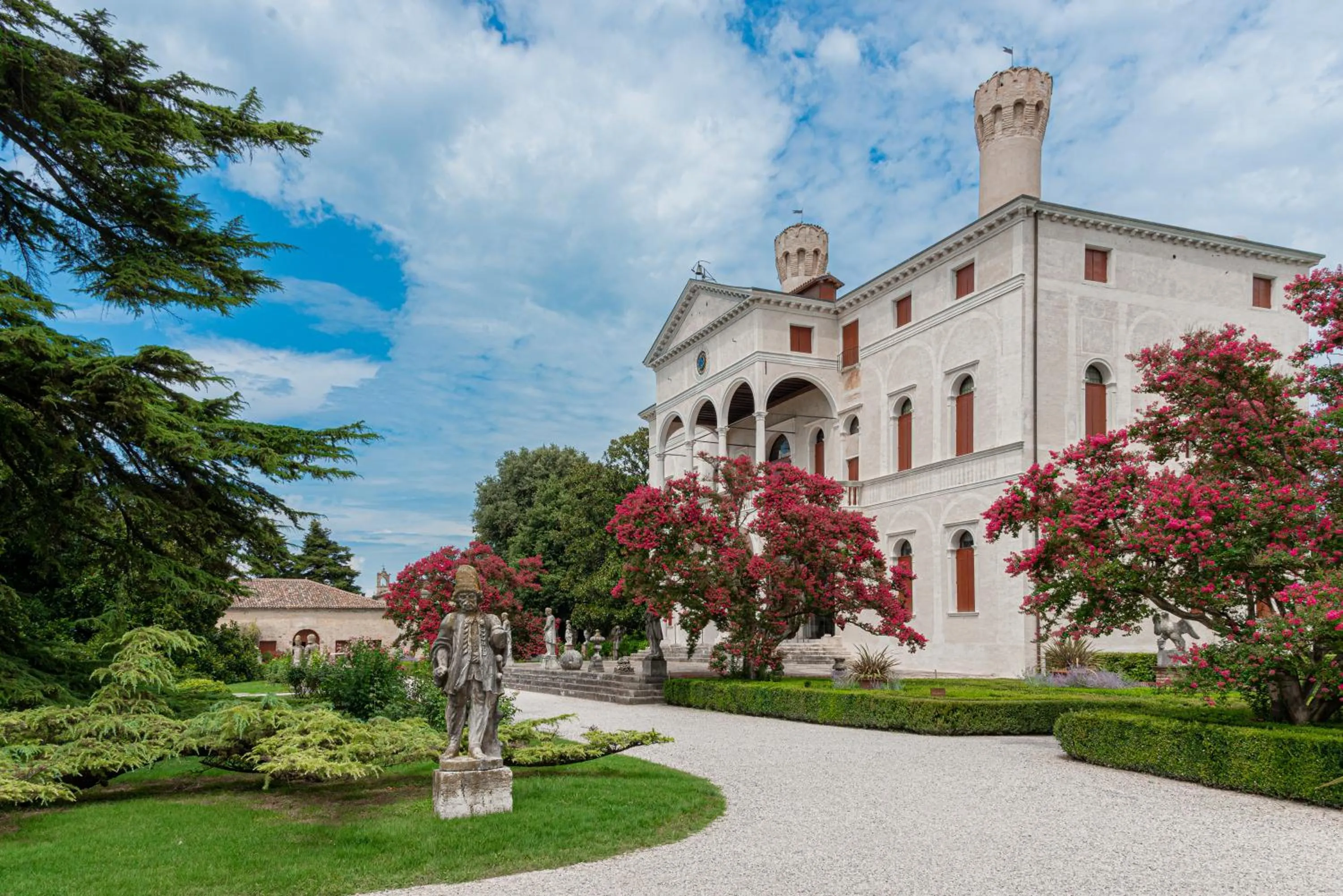 Property building in Castello di Roncade