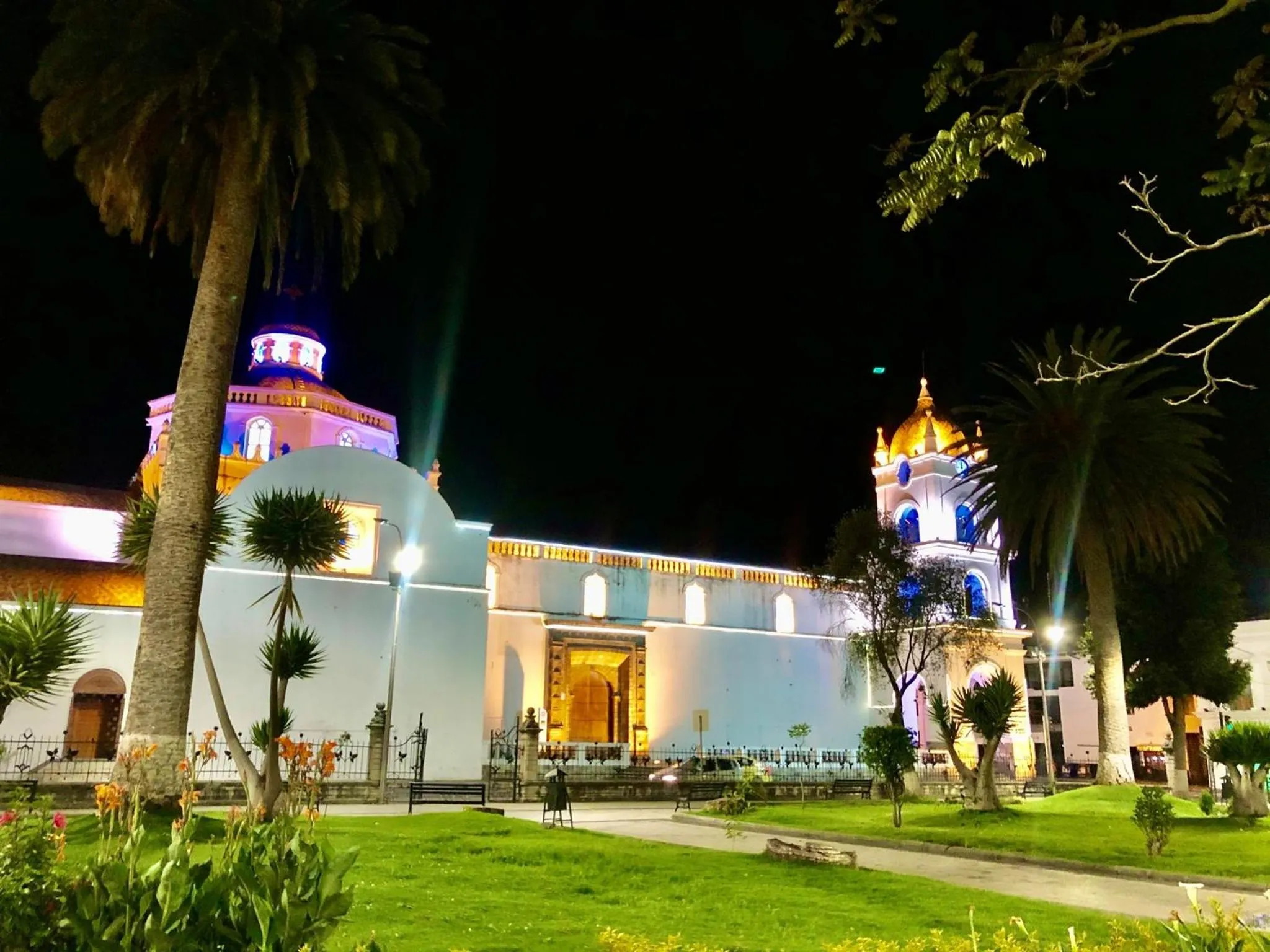 Garden in Golden Rest Latacunga